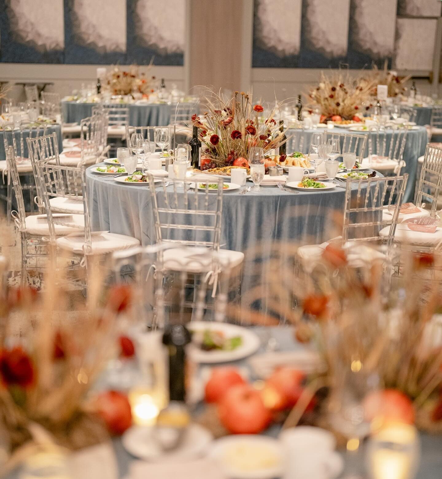 Inspired by the beauty of Artsakh&rsquo;s landscape, we created this modern yet traditional design for AGBU&rsquo;s 48th Annual Gala. @agbumds | #eventdujour 
.
.
.
.
.
Event planning &amp; design: @eventdujour 
Floral Design: @avant_garden
Photograp