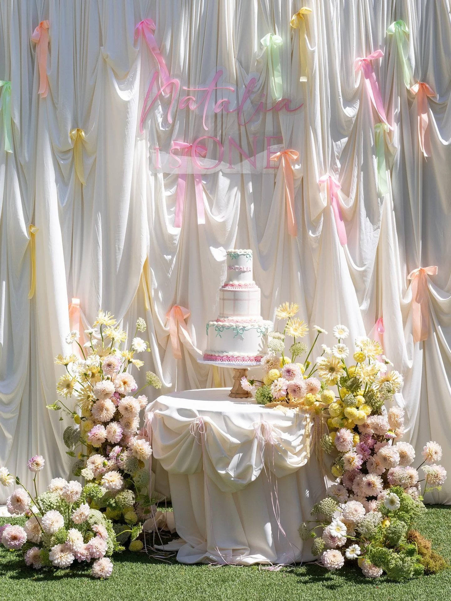 Planning my own daughter&rsquo;s first birthday was surreal, emotional, and so special. I chose a Silly Goose theme, complete with soft feminine bows and delicate colors, to capture her sweet, playful spirit perfectly. 🪿💕 It&rsquo;s a day I&rsquo;l