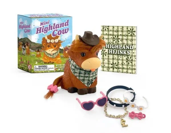 MINI HIGHLAND COW art by Giulia Casarotto.jpg