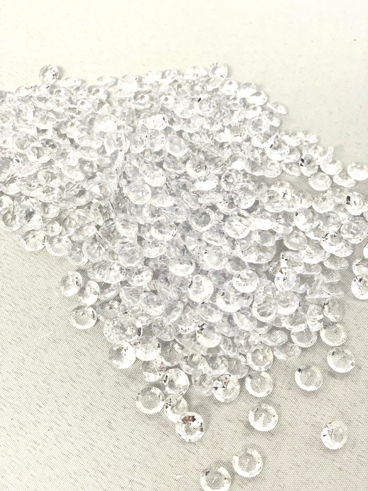 Diamond Shaped Clear Acrylic Crystal Vase Filler — Seven Paths Manor