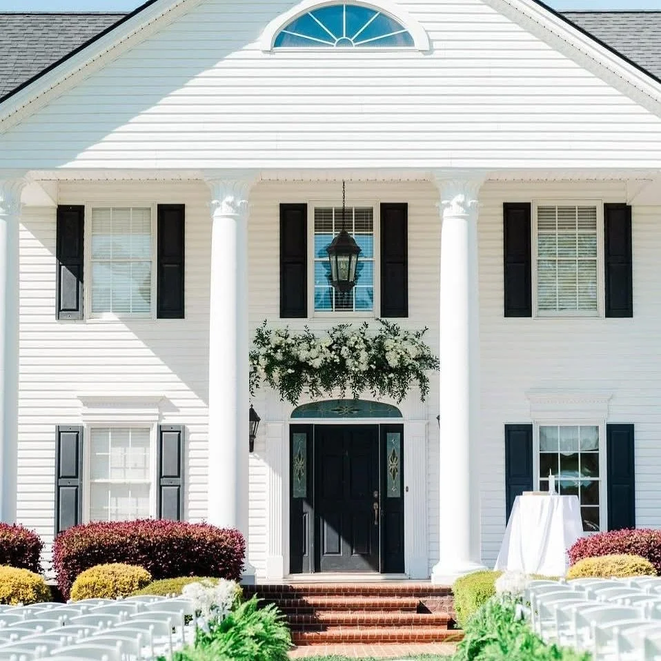 Say ‘I do’ in a setting as beautiful as your love story. πβ¨
At Seven Paths Manor, we offer a variety of breathtaking ceremony locations to make your wedding day unforgettable. From the elegant Manor House Portico to the rustic charm of