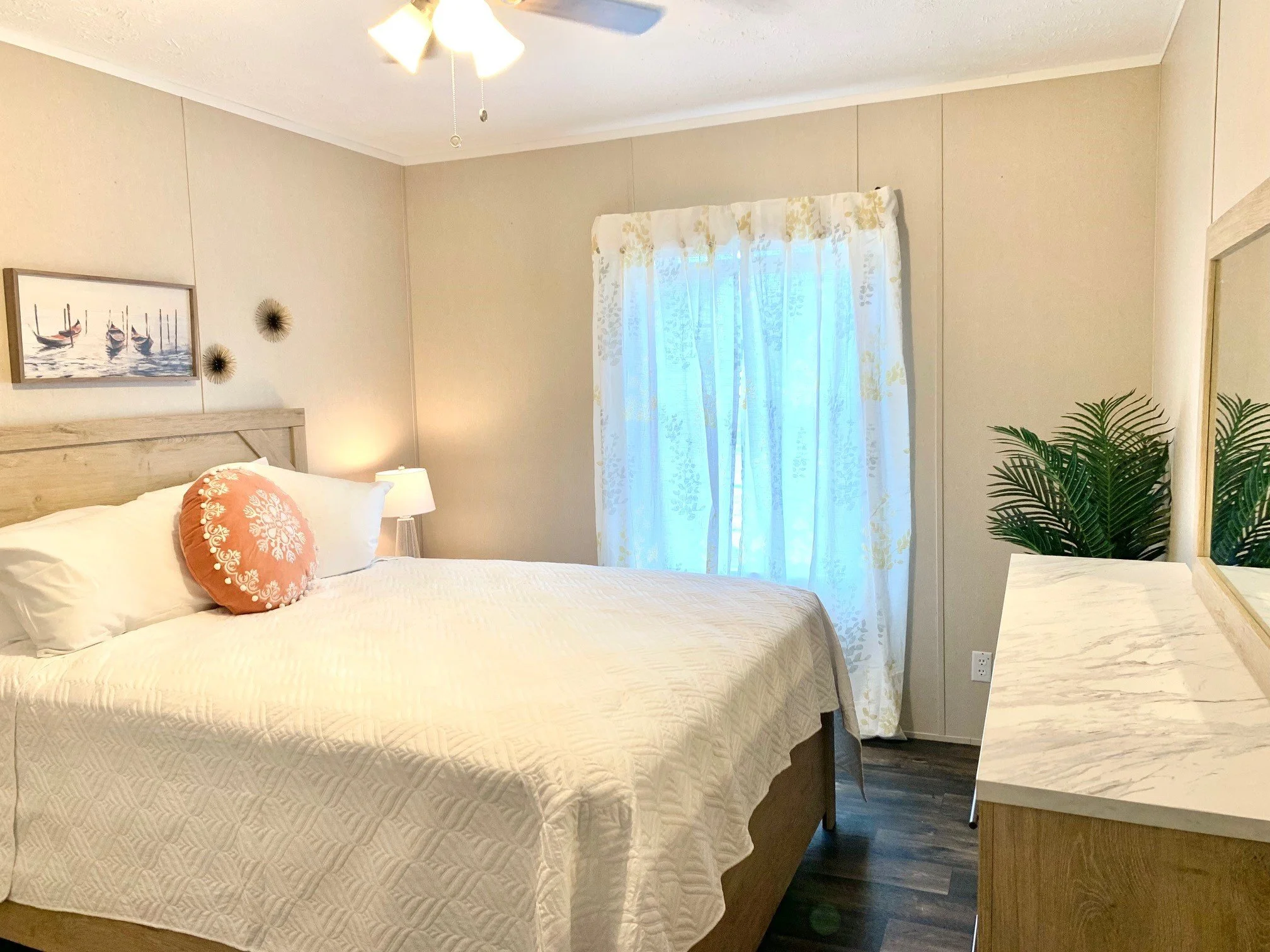 SPM Couples Cottage Queen Suite 2.jpg