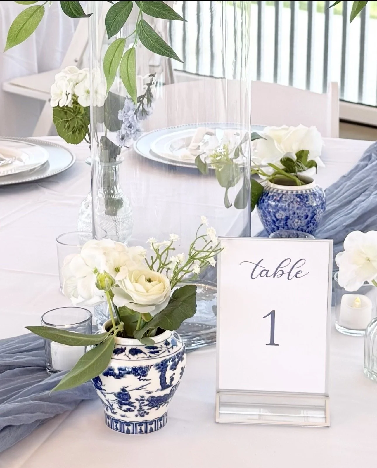 Mini Chinoiserie Vases (Blue and White)