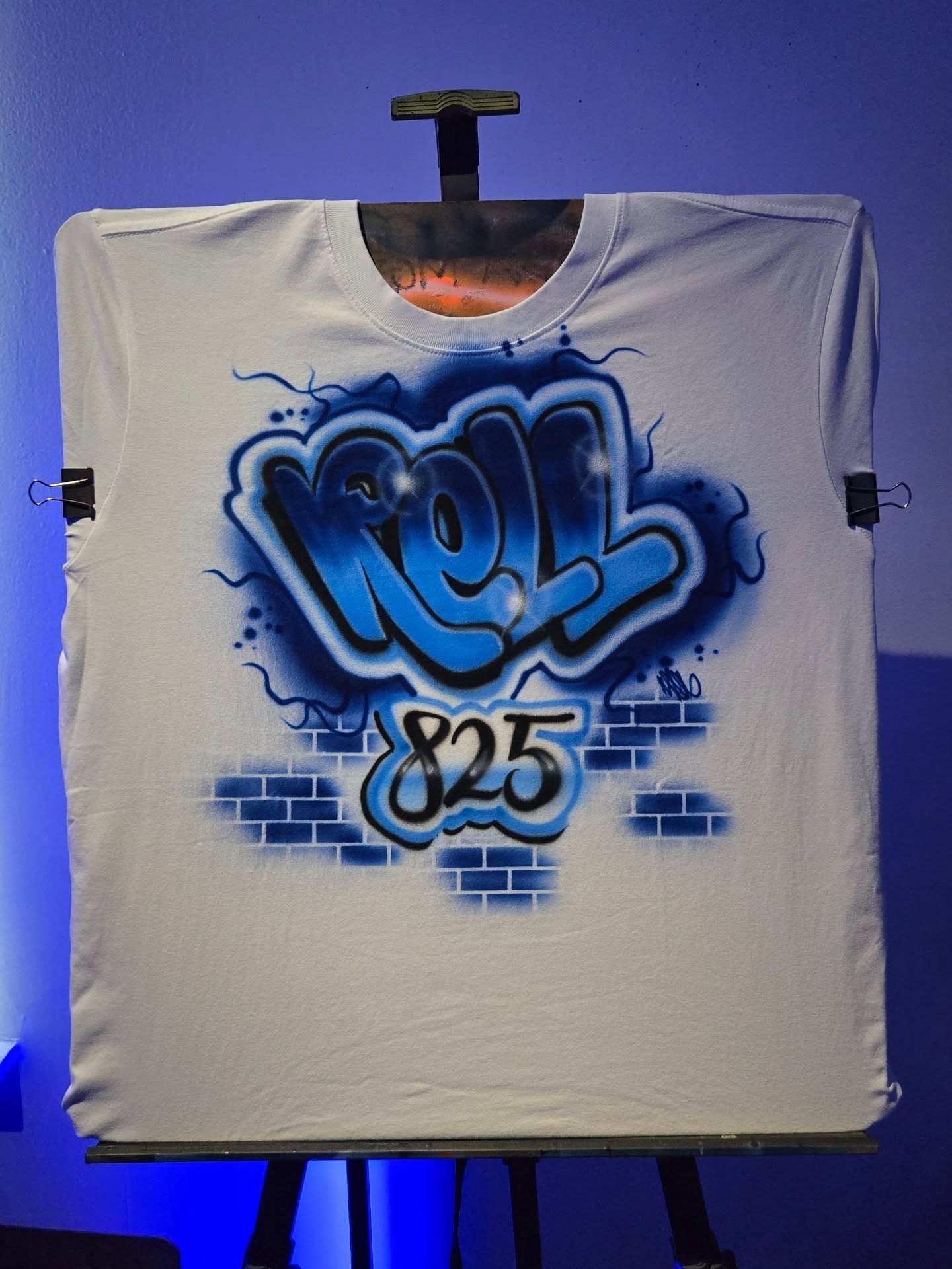 A closer look at the modified Rico airbrushed long sleeve tee from my last reel. Is this graffiti fashion 🔥 or 💩?