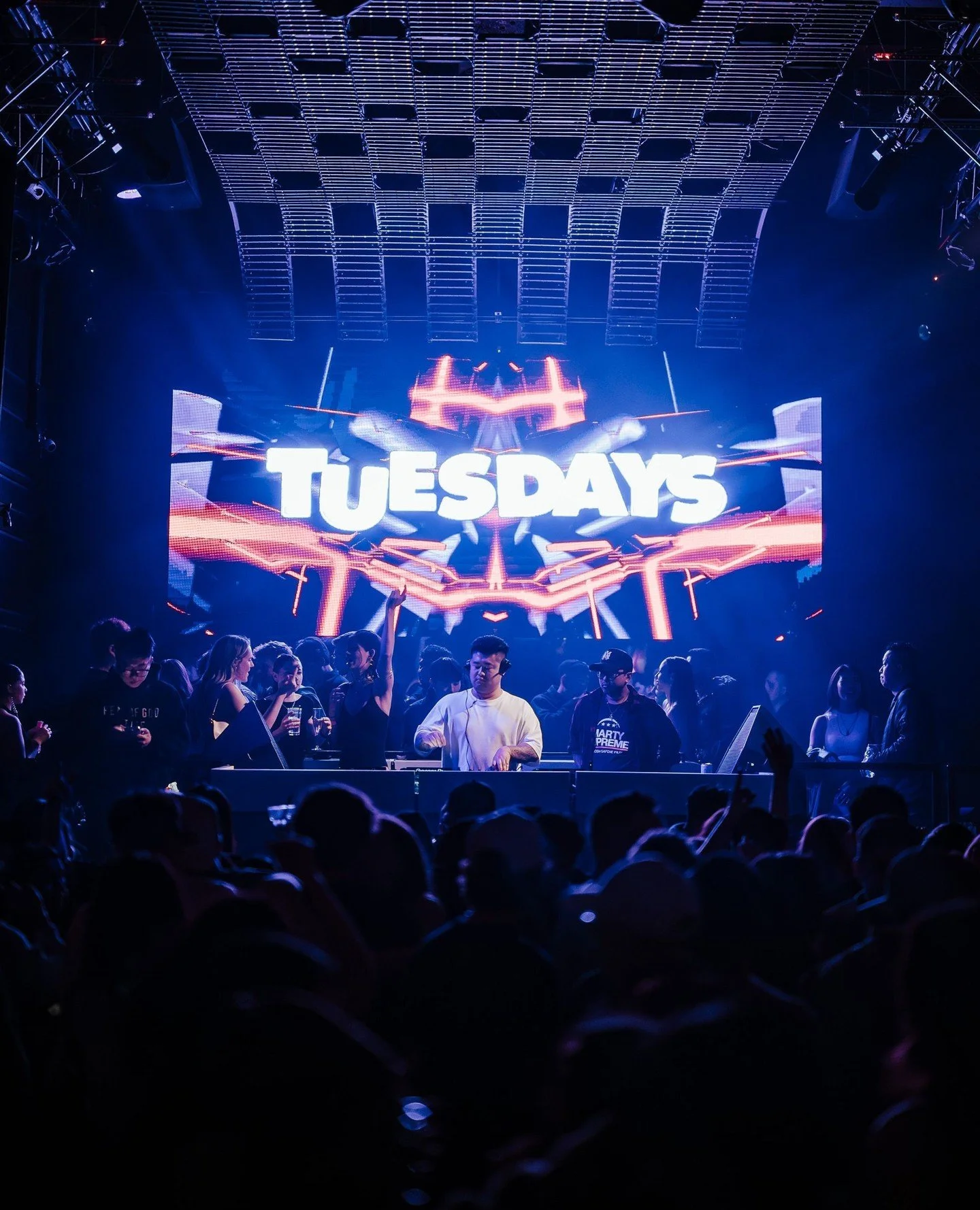 ✨️CELEBS TUES✨️⁠
⁠
We&rsquo;re keeping the lights on and the dancefloor busy while the rest of the city sleeps 💤⁠
Celebs Tues is your midweek escape with unbeatable drink prices, zero cover stress, and immaculate vibes ⬇️⁠
⁠
✨ FREE before 11PM w/ gu