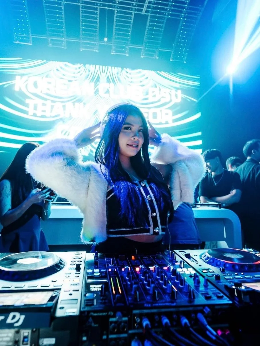 Wishing a bunch of our friends a happy birthday at this edition of #KpopThursday with girl group anthems and boy group bangers 🇰🇷🎉

📸: @timothynguyenphoto