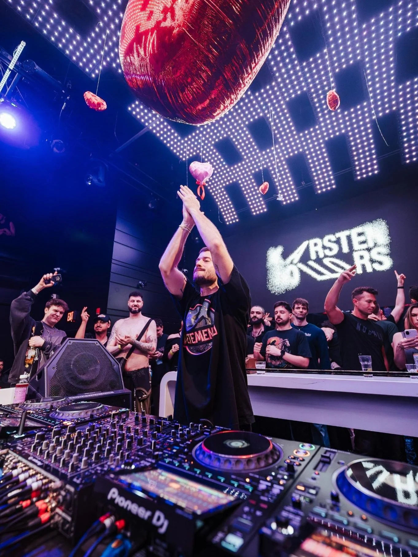 Celebrating a stacked #PlayhouseSaturdays takeover with @karstensollors in collaboration with our friends over at @tfdpresents 💘🪩

📸: @timothynguyenphoto