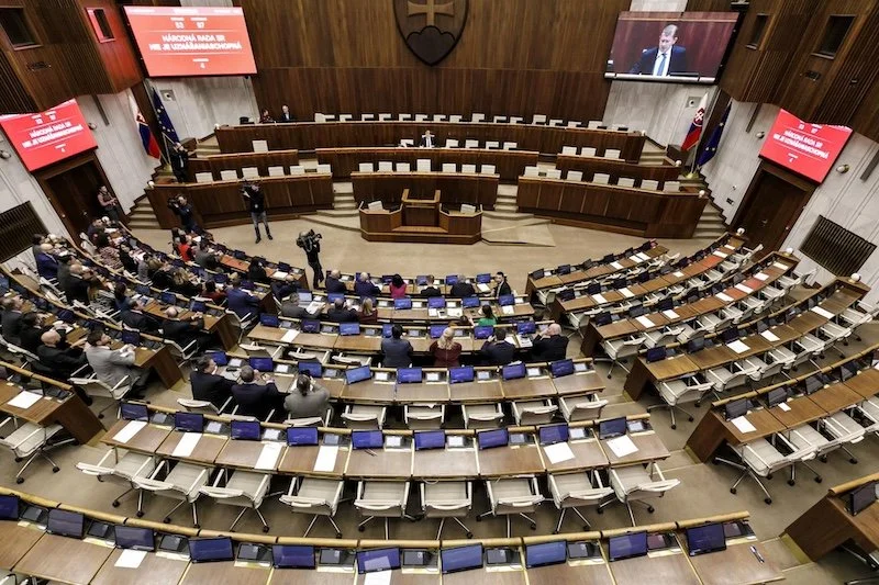 BARBARSTVO V SAKU A KOSTÝME