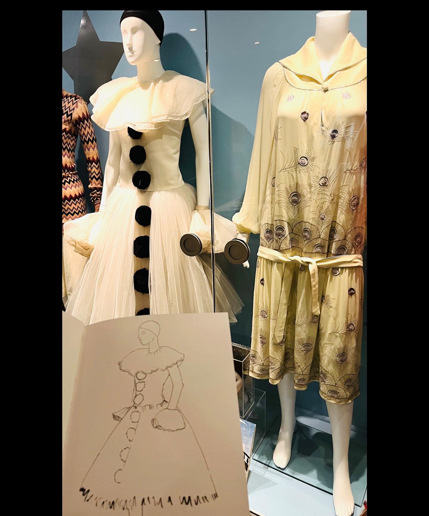 A drawing in progress today of the Pierrot costume worn by Twiggy in The Boyfriend 😍
What an iconic collection on show at the Biba exhibition &hearts;️
.
.
#fashionillustration #illustrator #illo #fashionartist #drawingfashion #dailydrawing #sketchb