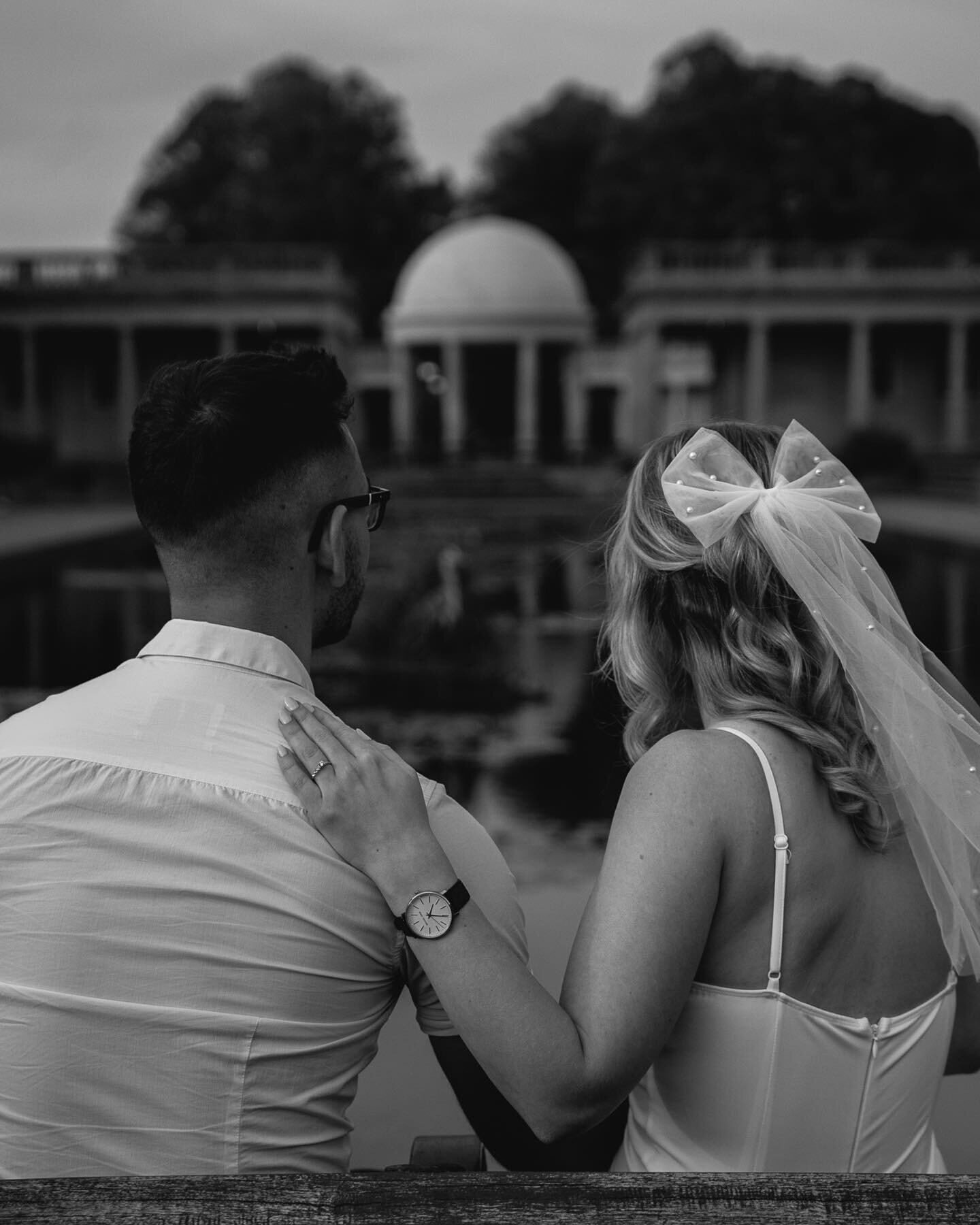 Yay it&rsquo;s Beckiee&rsquo;s turn! After being an incredible planner for so many brides it&rsquo;s time to also plan her own day with Harry. 
I used to shoot at Eaton park a lot but I&rsquo;d kind of forgotten what an incredible backdrop for photos