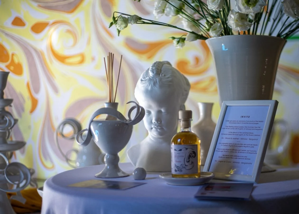 It was a pleasure to present my new home scent bottle at @artigianatoepalazzo with a special scent created exclusively for La Guardaroba by @lucasayrtonmongenie

This exquisite scent is in development, but you can sample it at my studio! 

INVITO

A 
