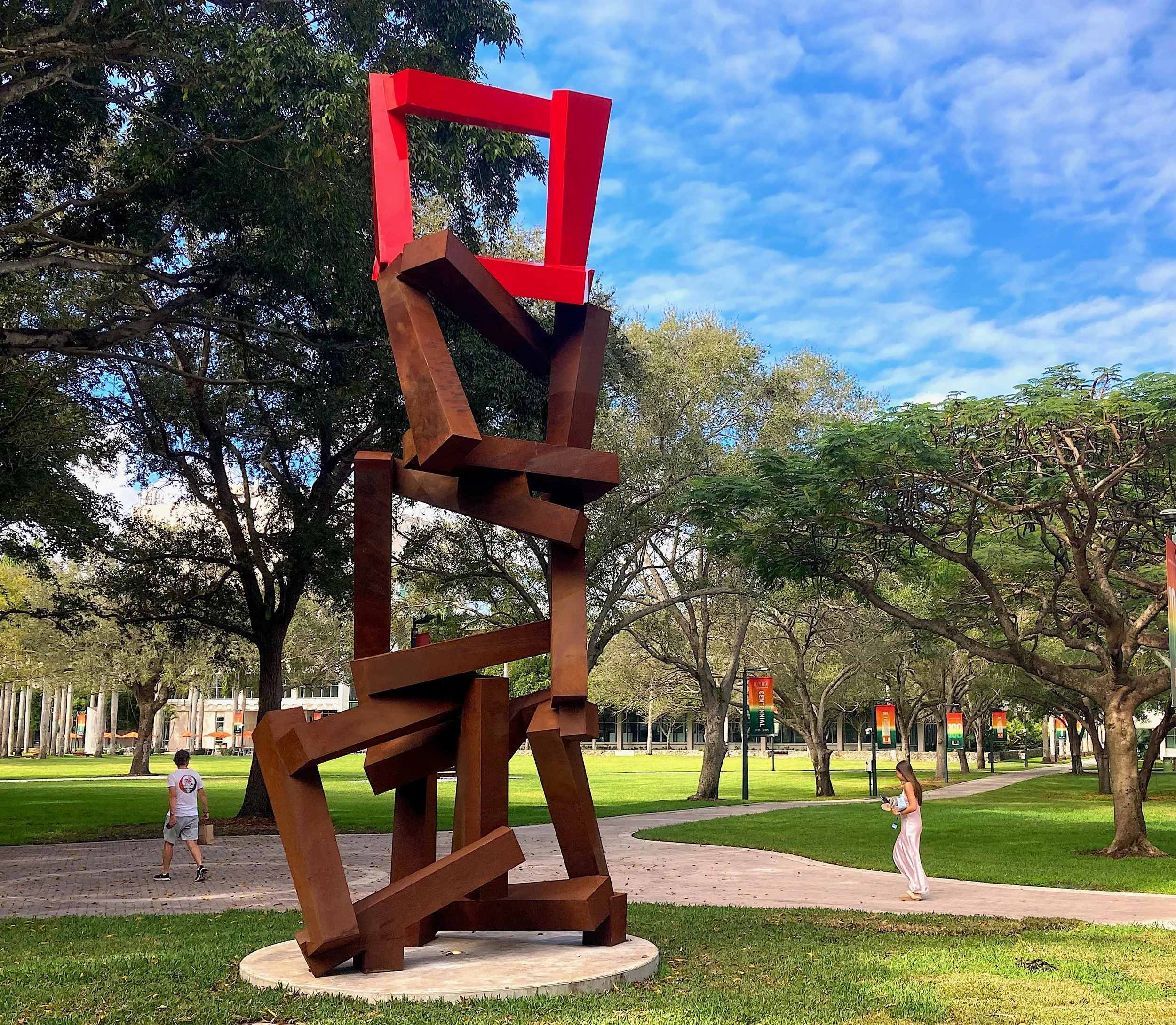 "Chaos Herrirako Atea," 2025, 600 cm (H), University of Miami, Coral Gables, FL, permanent installation.
