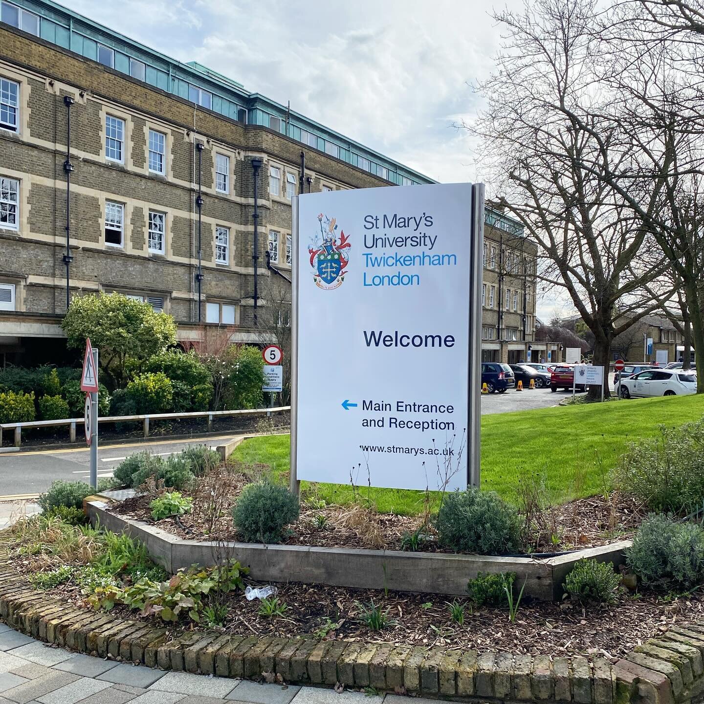 Felt incredible to be back on Simmies soil this week as an alumna and guest speaker for #internationalwomensweek! @yourstmarys 💙🤍

I delivered my business masterclass on Mastering Your Menstrual cycle to an amazing group of women! 

We talked throu