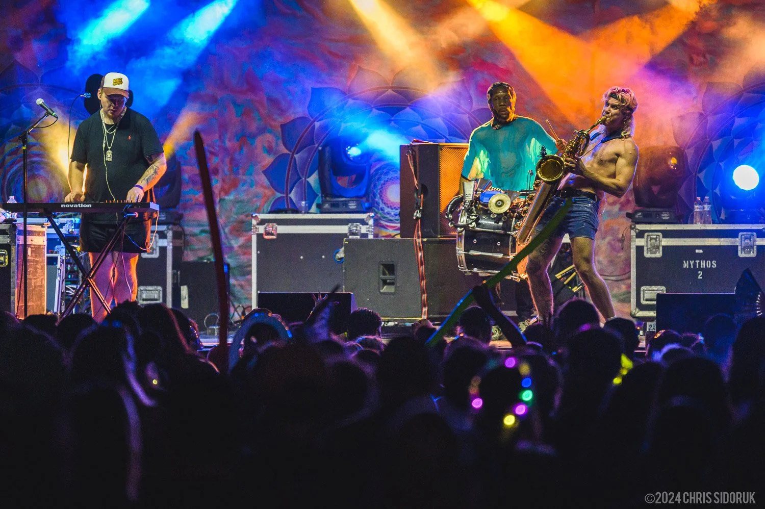 sharp concert photography performer stage low light