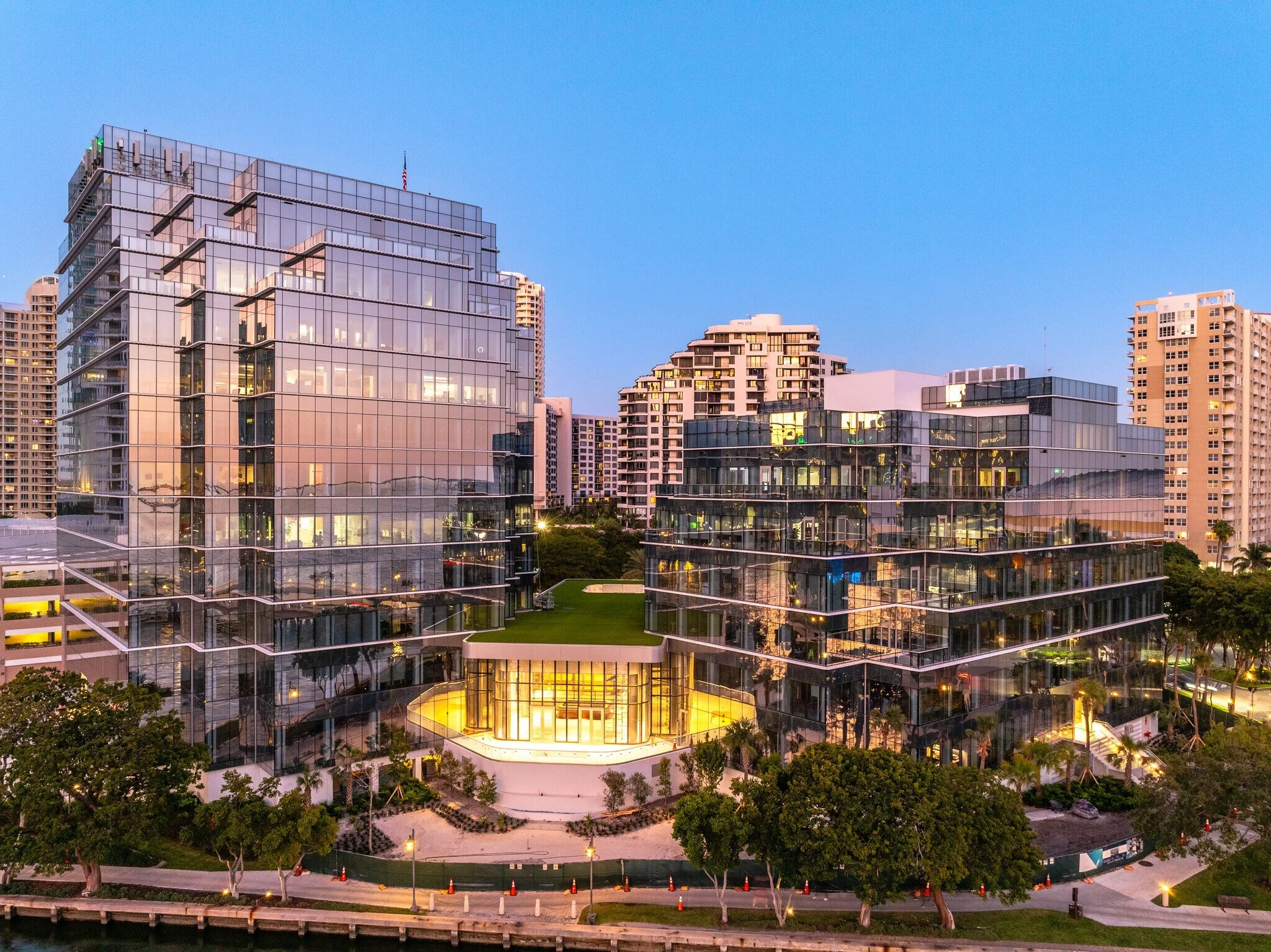 601-Brickell-Key-Dr-Miami-FL-Building-Photo-9-LargeHighDefinition.jpg