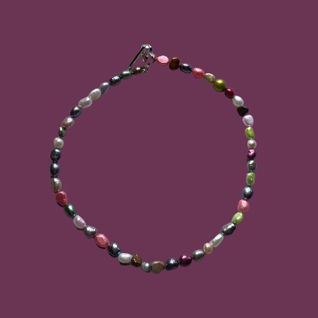 It&rsquo;s here! The Rainbow Pearl Choker is now on the website! Go check it out on bamstudios.co.uk

#handmadejewellery #jewellery #smallbusiness #historicallyinspired #crystaljewellery #recycledjewellery #recycledbrass #recycledmaterials #vintagema