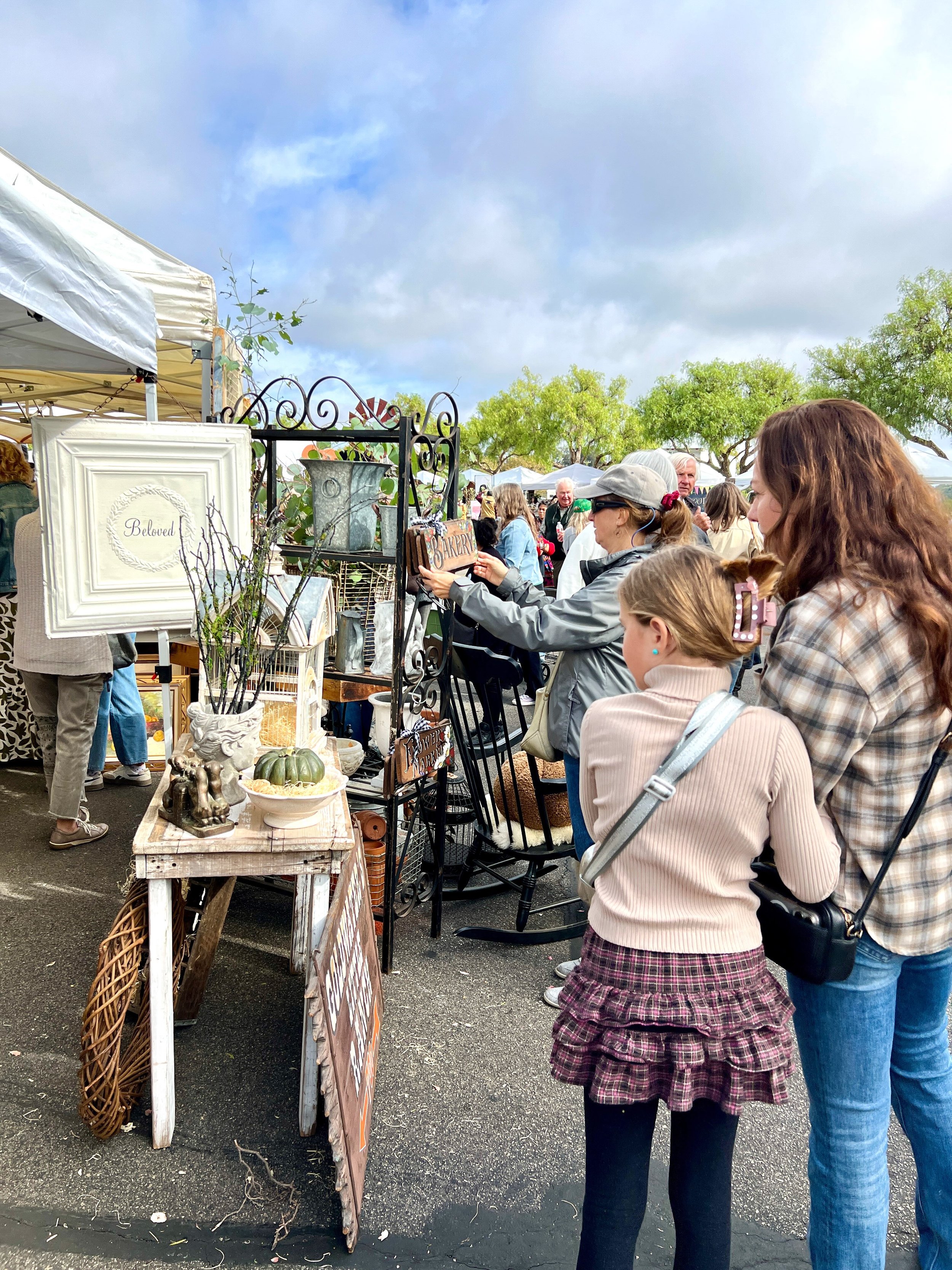 Hi 👋 And welcome to Flying Miz Daisy. 🦋

For more than a decade, Flying Miz Daisy Vintage Market has been bringing together vintage lovers and collectors.

Twice a year, we gather in the Santa Ynez Valley for an outdoor market filled with one-of-a-