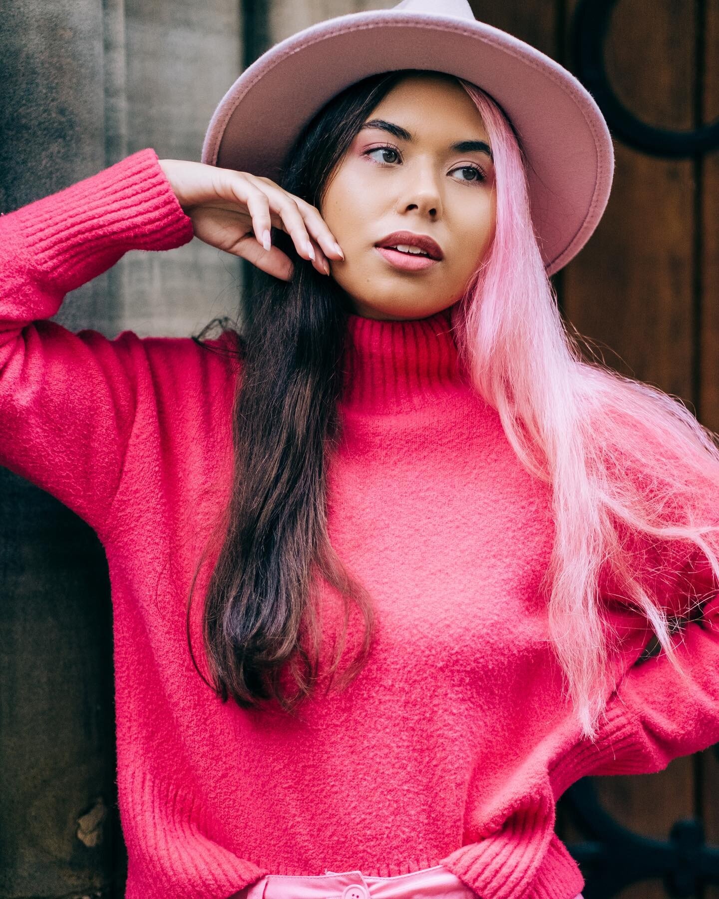Brightening up the Monday blues with this pink outfit👚

Shot back in October with the lovely @lyra.rose.modelling. 

#nottingham #nottsshots #notts #nottinghamphotographer #nottinghamfashion #nottsphotographer #pinkoutfit #outfitoftheday #nottingham