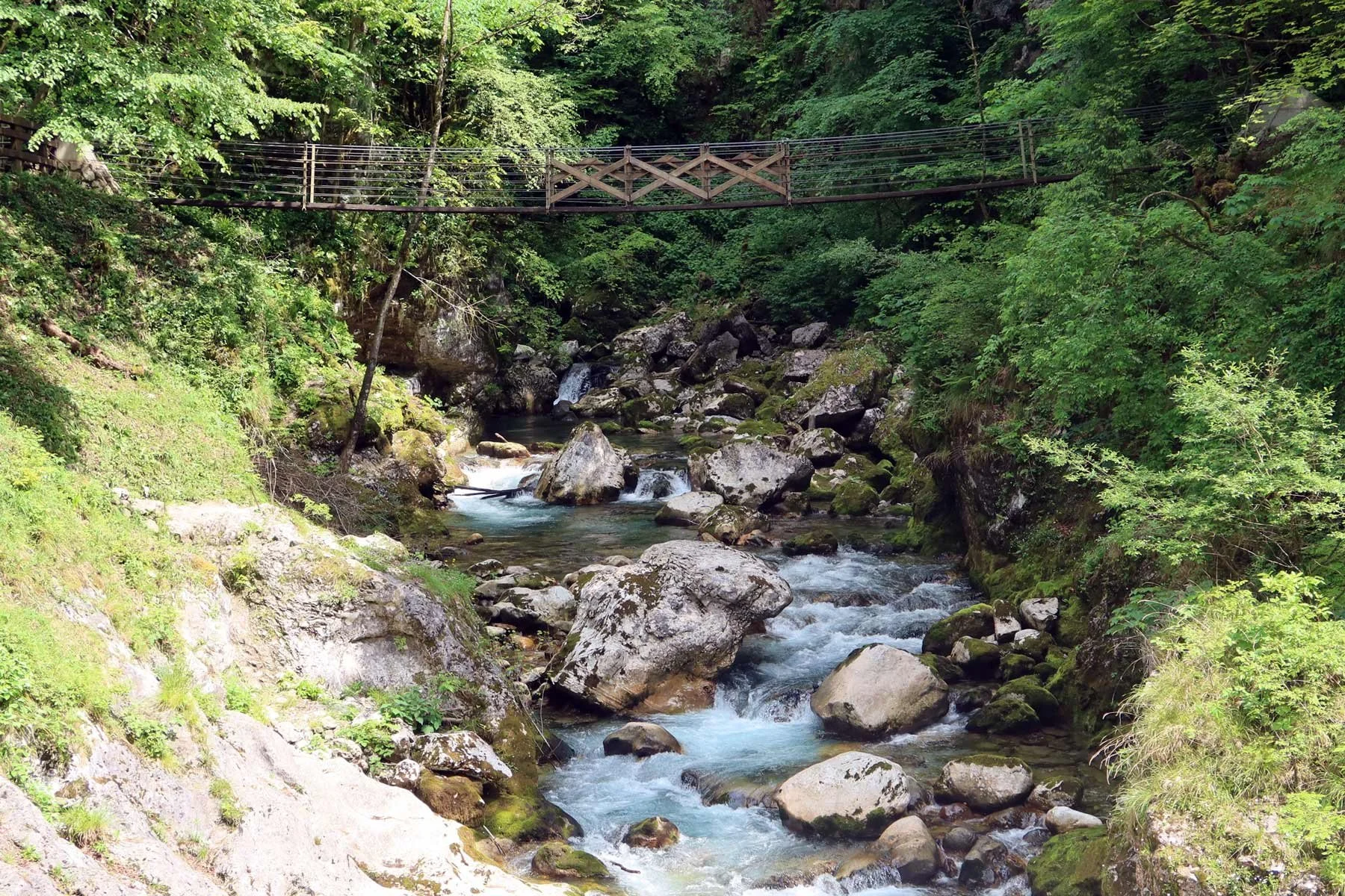 4_tolminska-korita-slovenia-canon-powershot-g7x-miii-moto-momentum-steffi.jpg