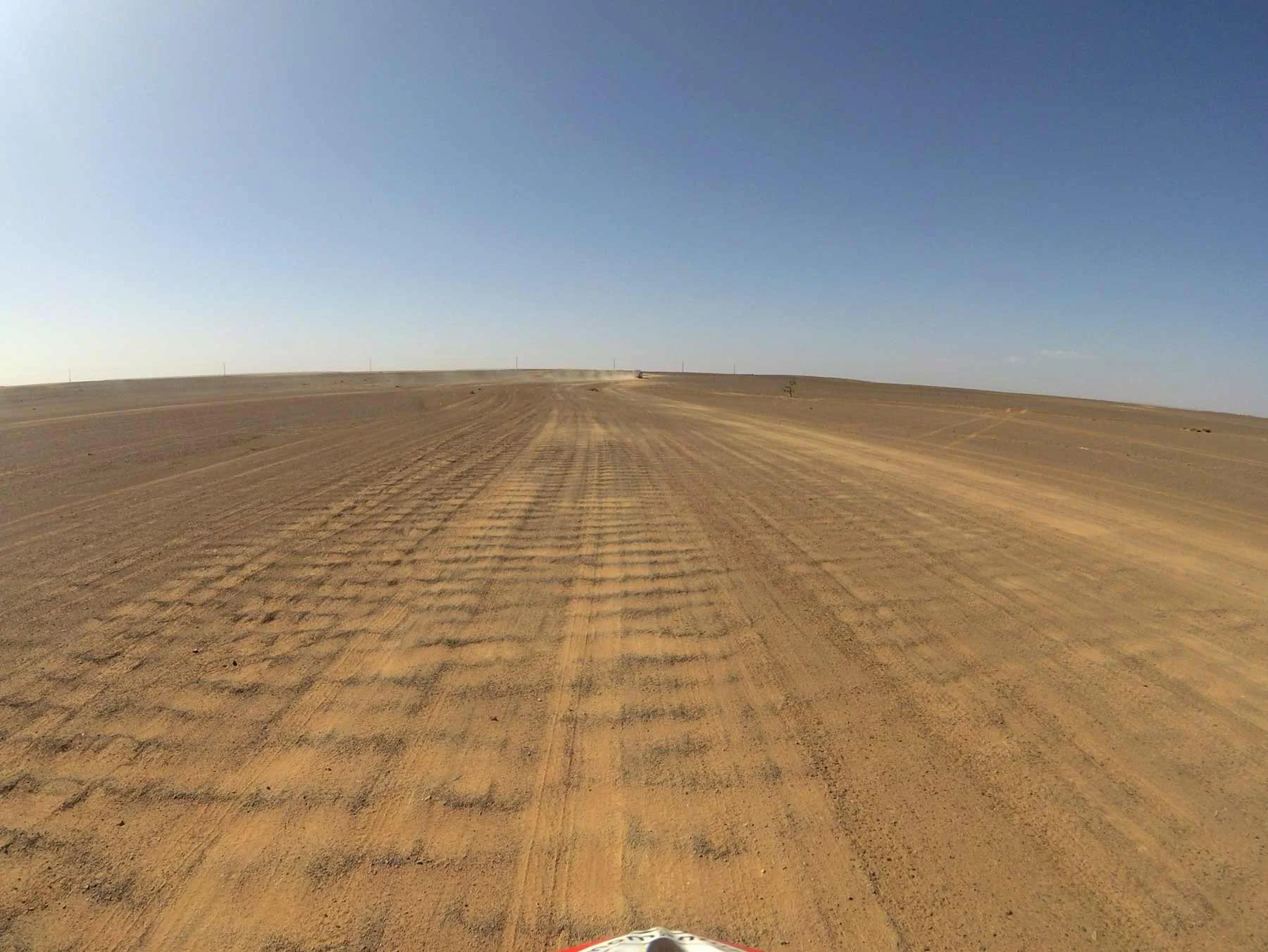 12_merzouga-rissani-auberge-sandfisch-marocco-bmw-f700gs-airoh-xiaomi-yi-4k-moto-momentum-steffi.jpg