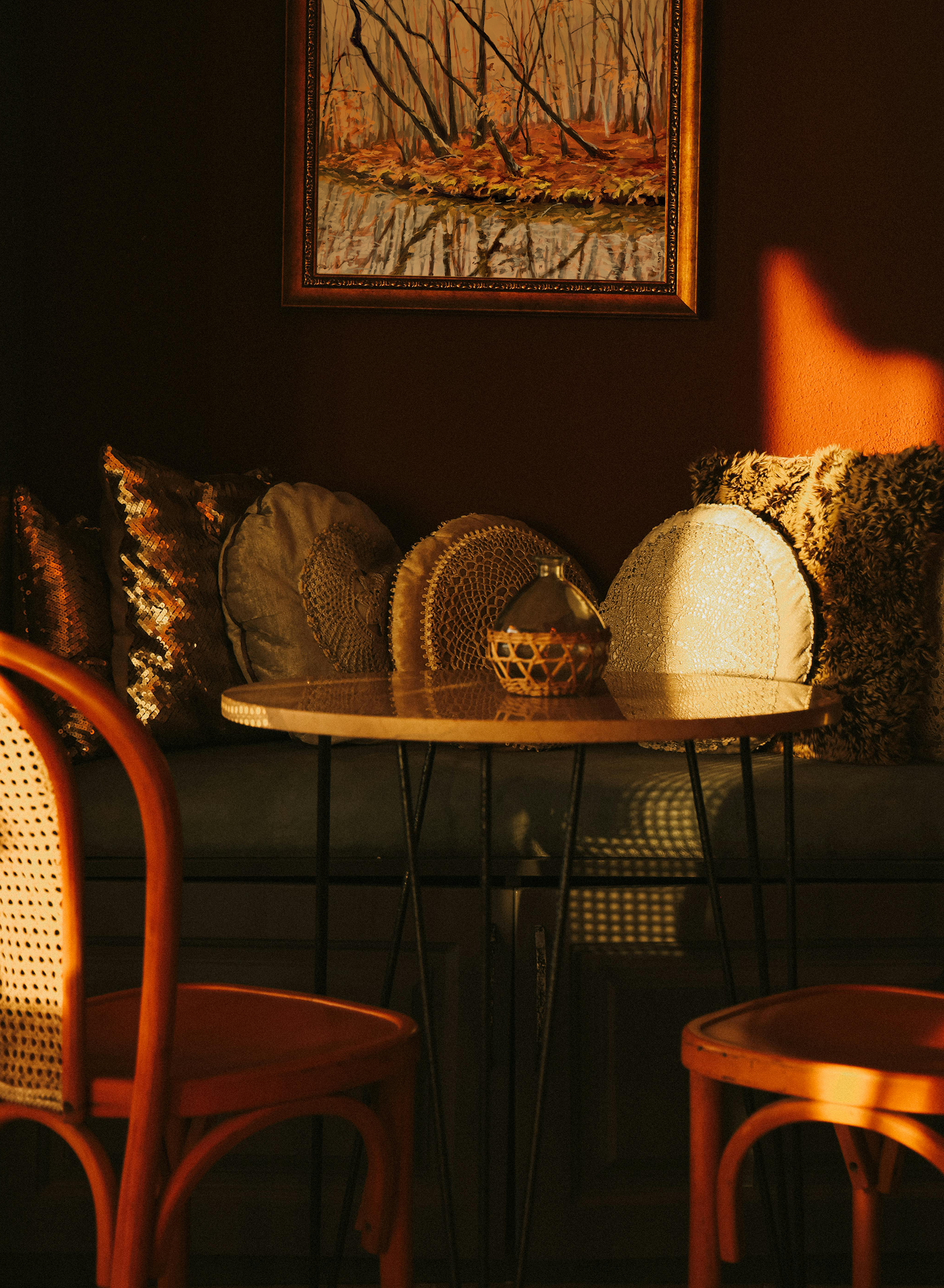 honeymidday-room.png