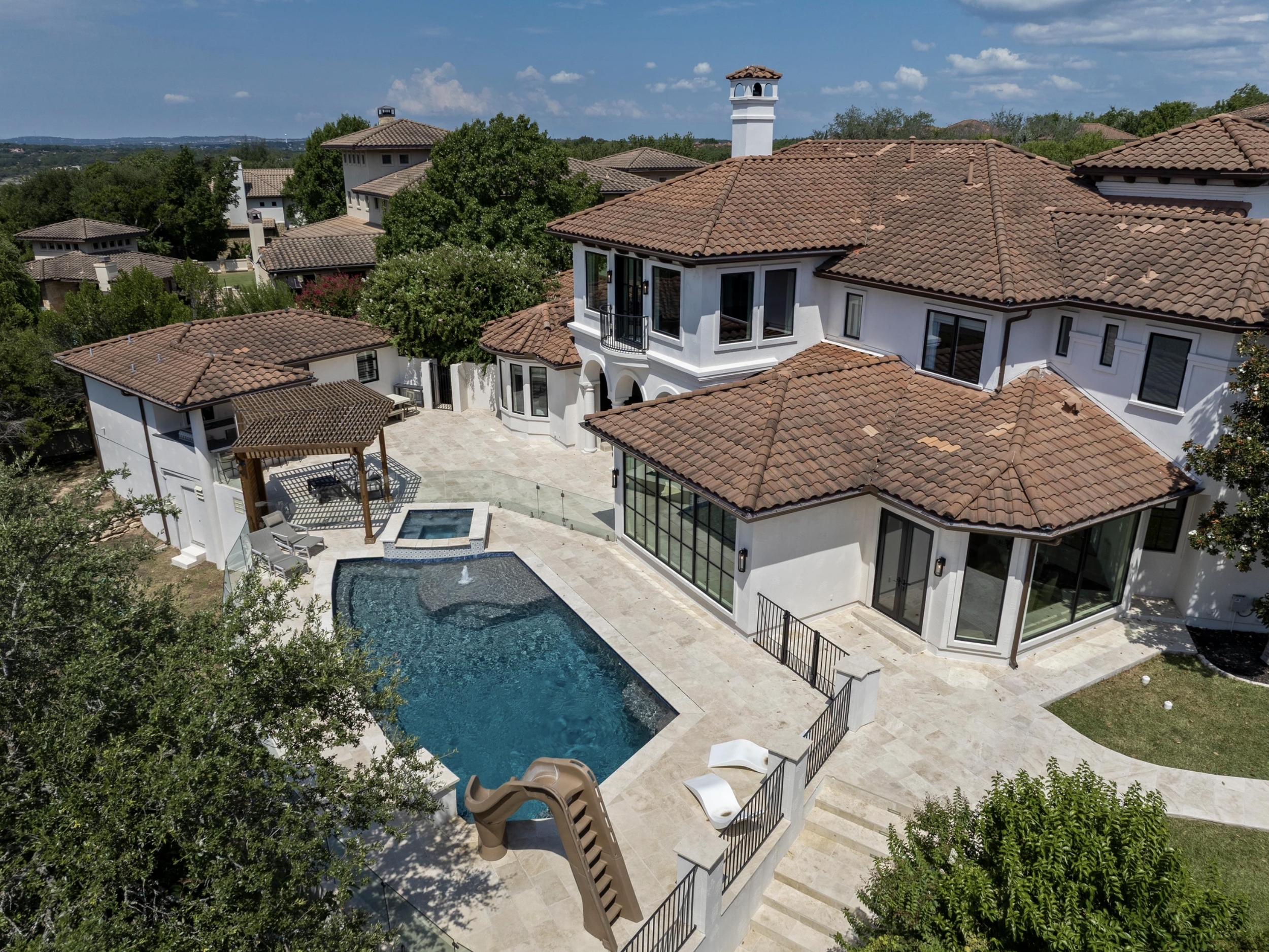 laketravis.webp