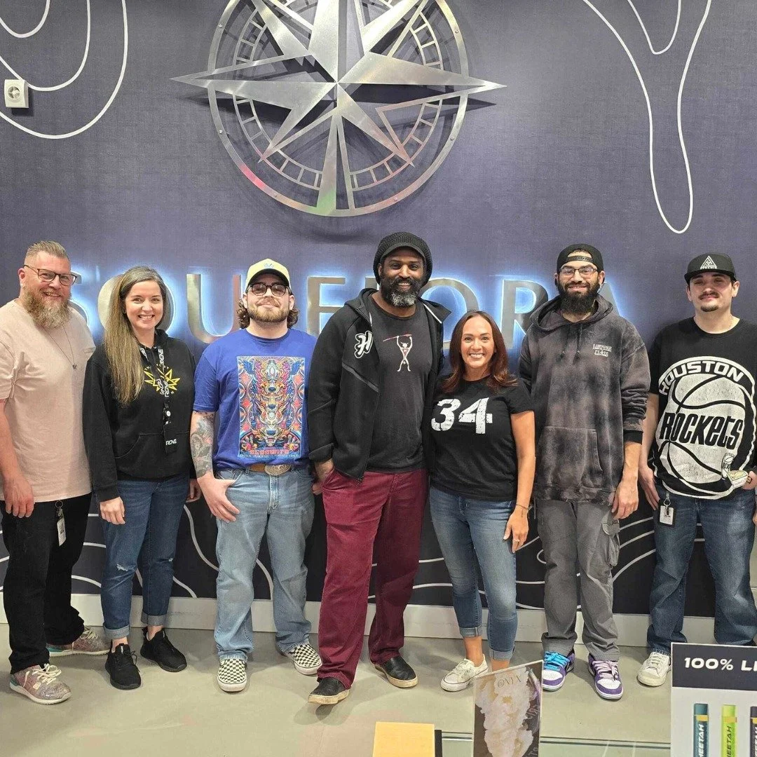 🏈 This Sunday Hit Different!

Today we had the honor of welcoming NFL legend Ricky Williams, creator of @highsman, to SoulFlora for a special staff meet and greet. @williams shared his wisdom, energy, and love for the plant with our team and it was 