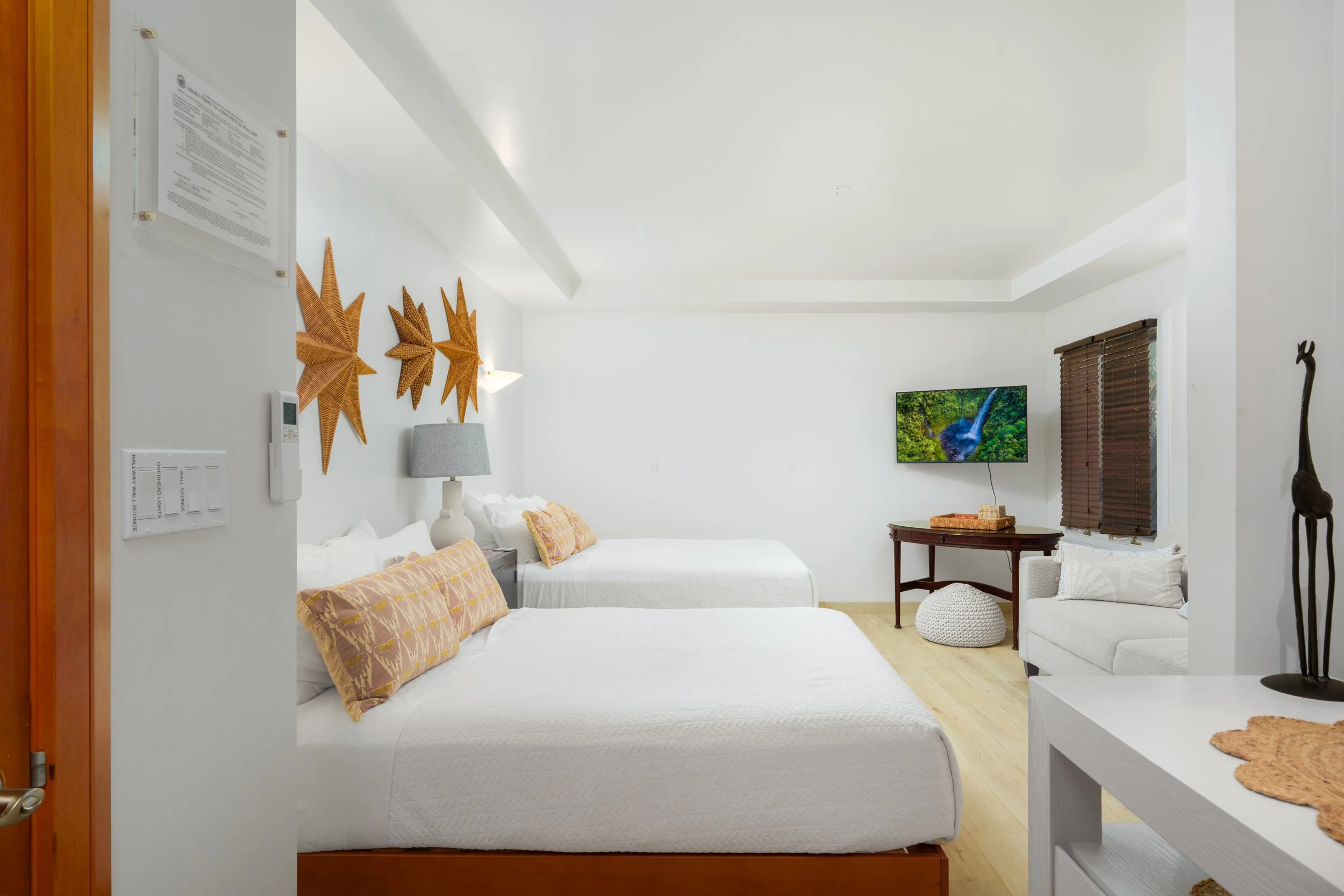 Bedroom #3 with 2 Queen Beds, Full Pull out Couch and Full Bath