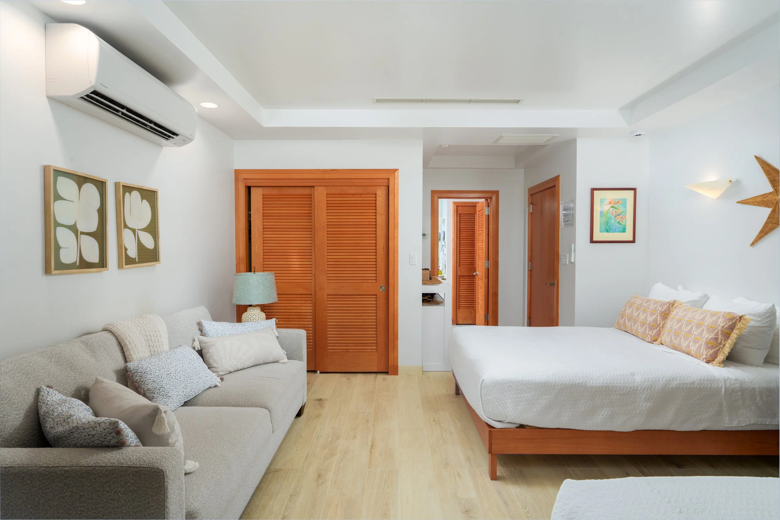 Bedroom #3 with 2 Queen Beds, Full Pull out Couch and Full Bath