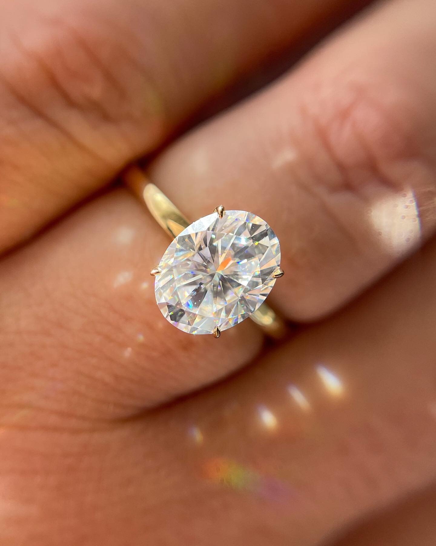 When the sunlight hits 💫 #gracemariejewellery 

&mdash;&mdash;&mdash;&mdash;&mdash;&mdash;&mdash;&mdash;&mdash;&mdash;&mdash;&mdash;&mdash;&mdash;&mdash;&mdash;&mdash;&mdash;

- 9x7mm (2ct) Oval Moissanite 
- Colourless (D)
- VVS1
- 18K Yellow Gold
