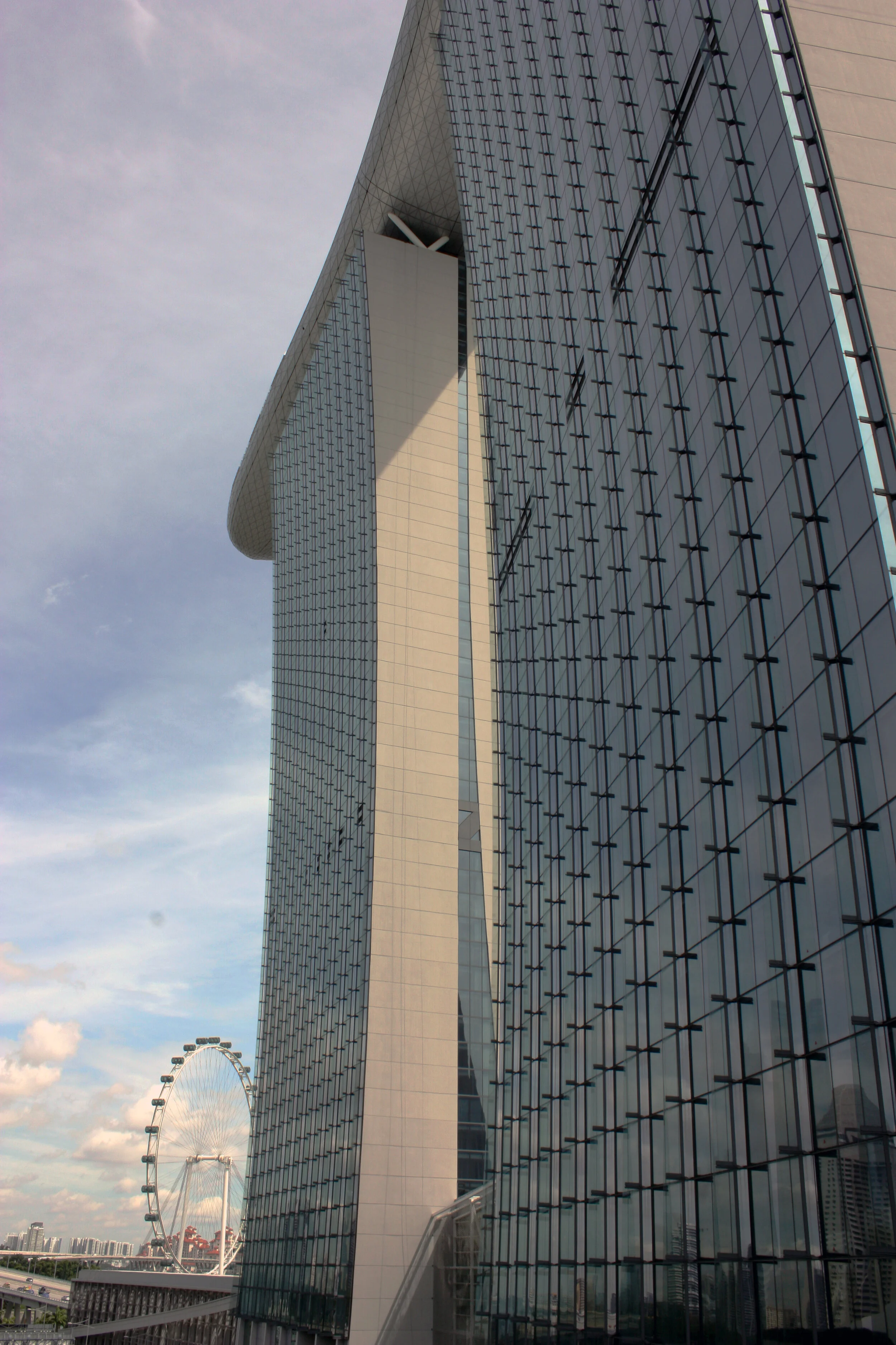 Marina-Bay-Sands-and-Singapore-Flyer.jpg