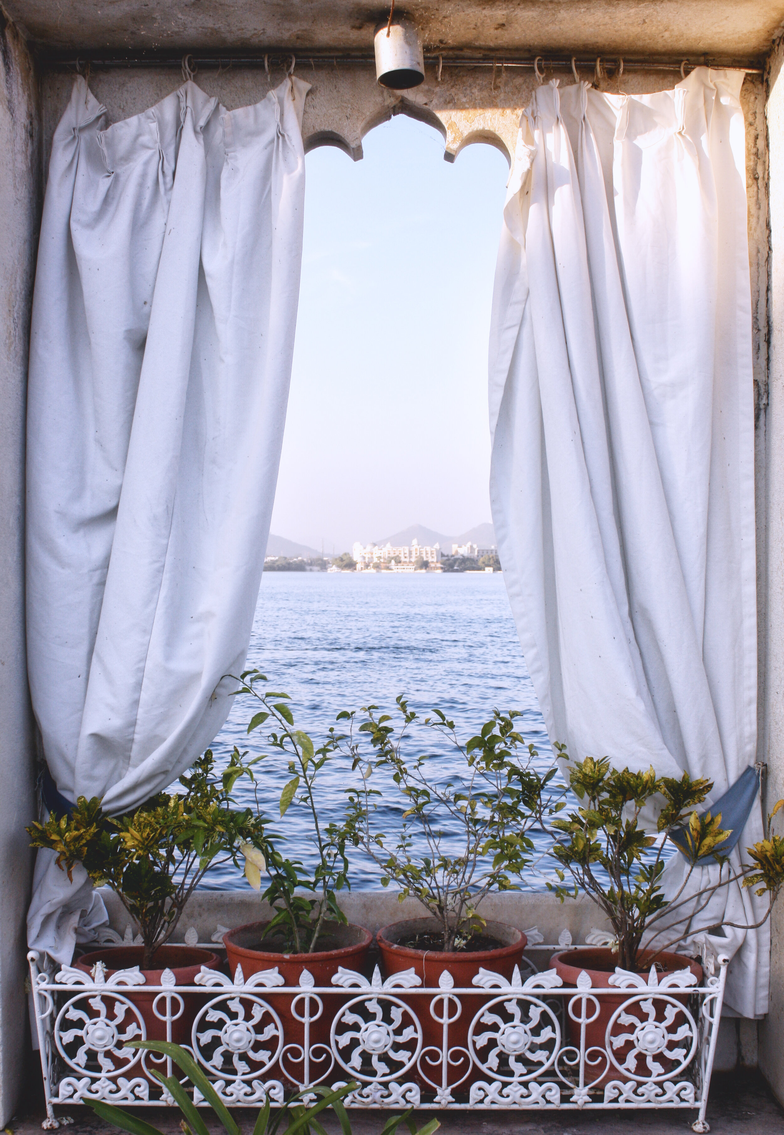 Udaipur-Lake.jpg