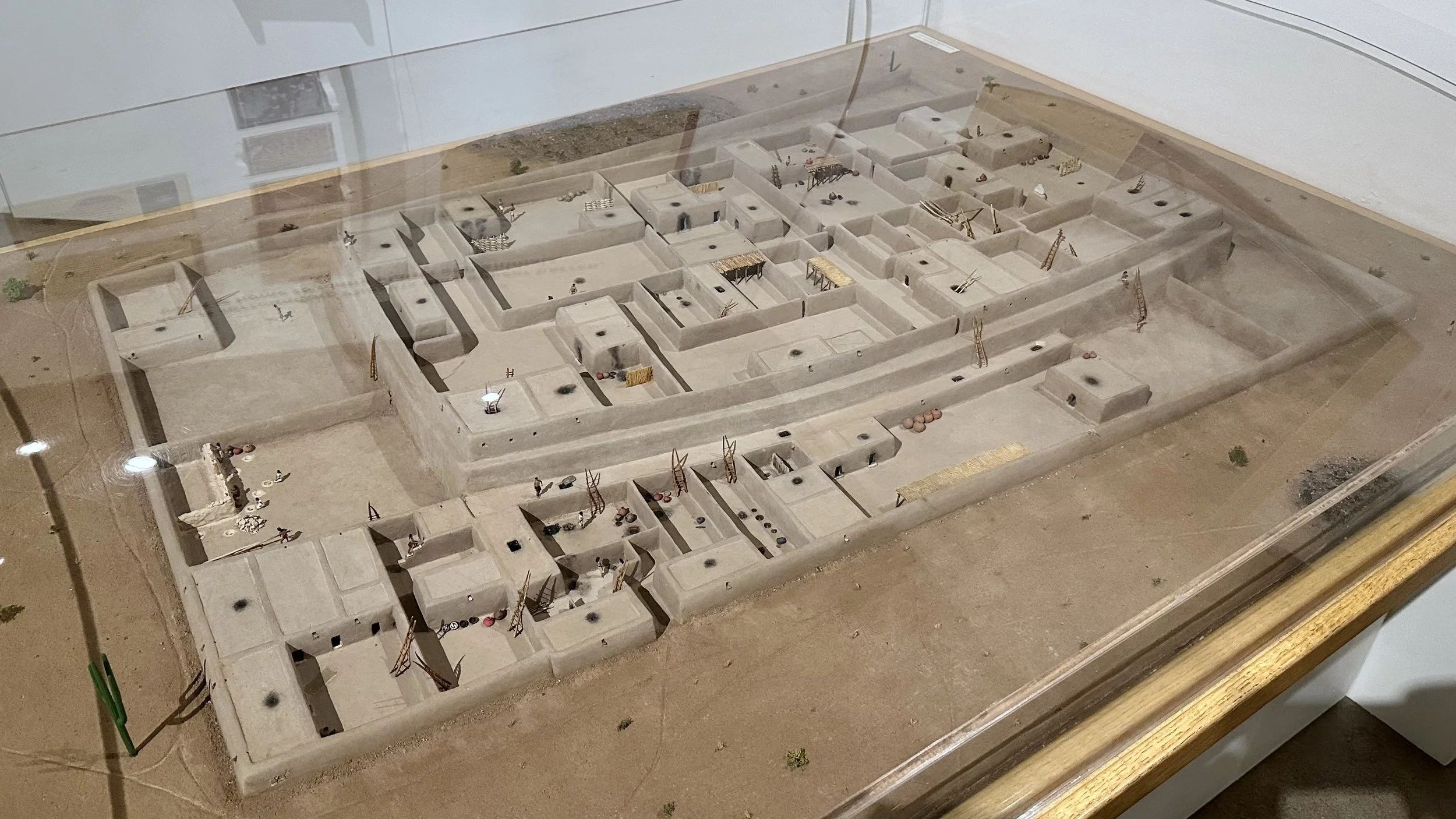 The S’edav Va’aki Hohokam Platform ruins is a National Historical Landmark and Museum near the Phoenix airport. The Platform Mound is one of the largest of the 95 found in Arizona. There’s a small amount of artifacts (mostly recreations) in the museu