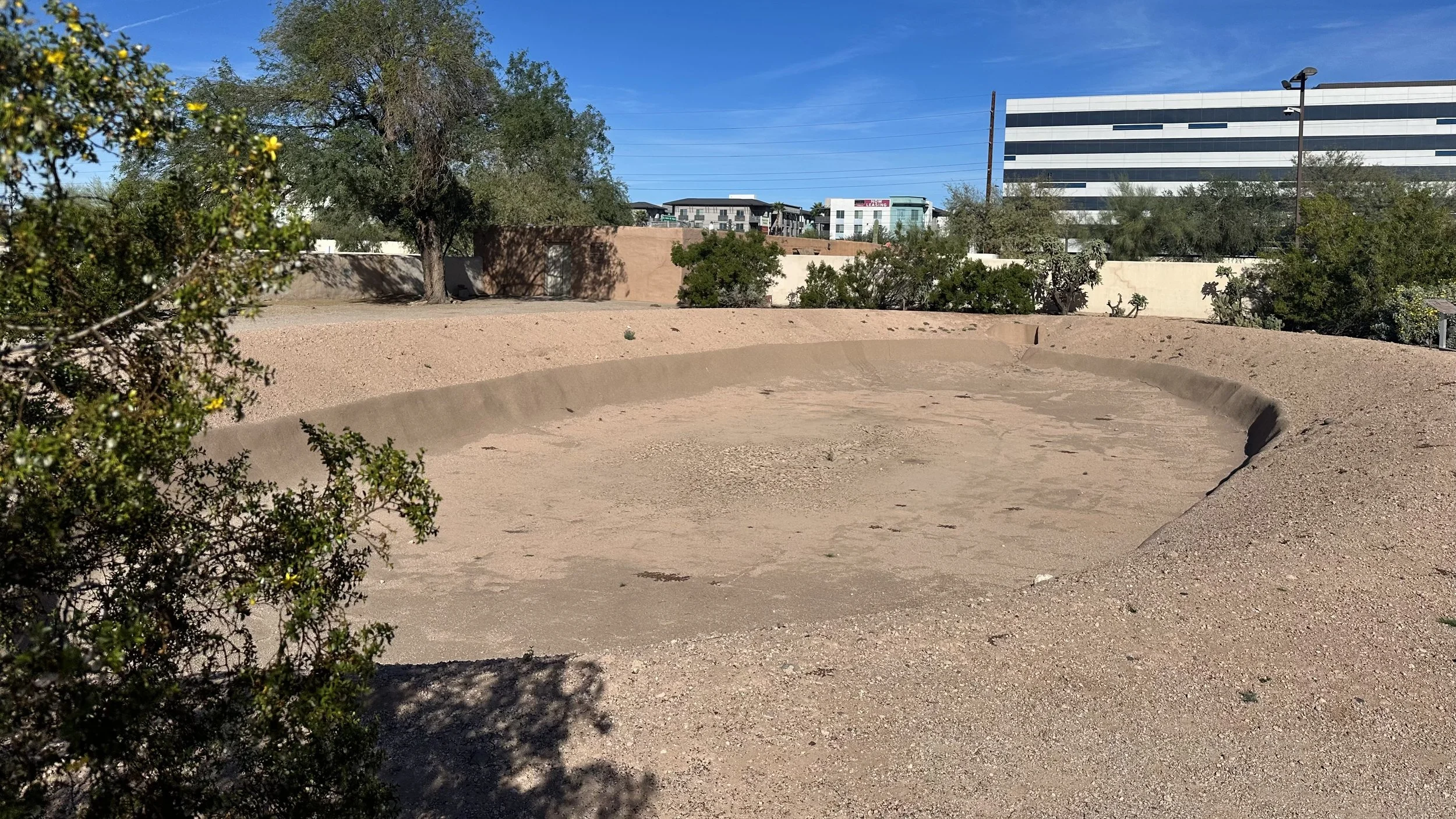 The S’edav Va’aki Hohokam Platform ruins is a National Historical Landmark and Museum near the Phoenix airport. The Platform Mound is one of the largest of the 95 found in Arizona. There’s a small amount of artifacts (mostly recreations) in the museu