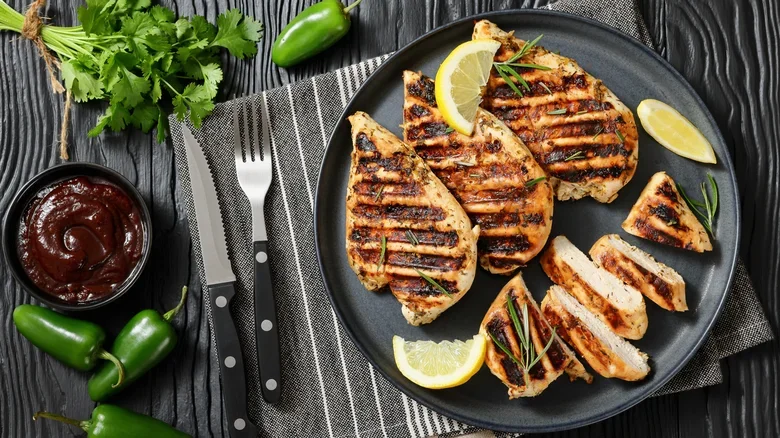 11 Best Ways To Keep Chicken From Drying Out
