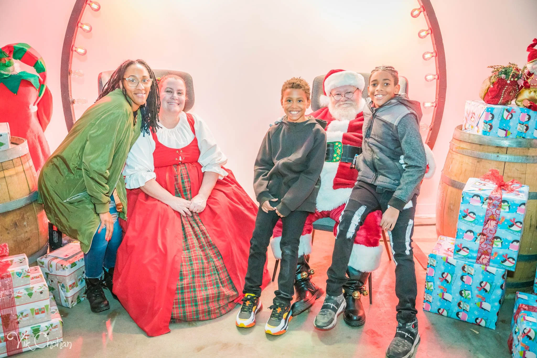 2021-12-22-Santas-Helpers-Vik-Chohan-Photography-Photo-Booth-Social-Media-VCP-191.jpg