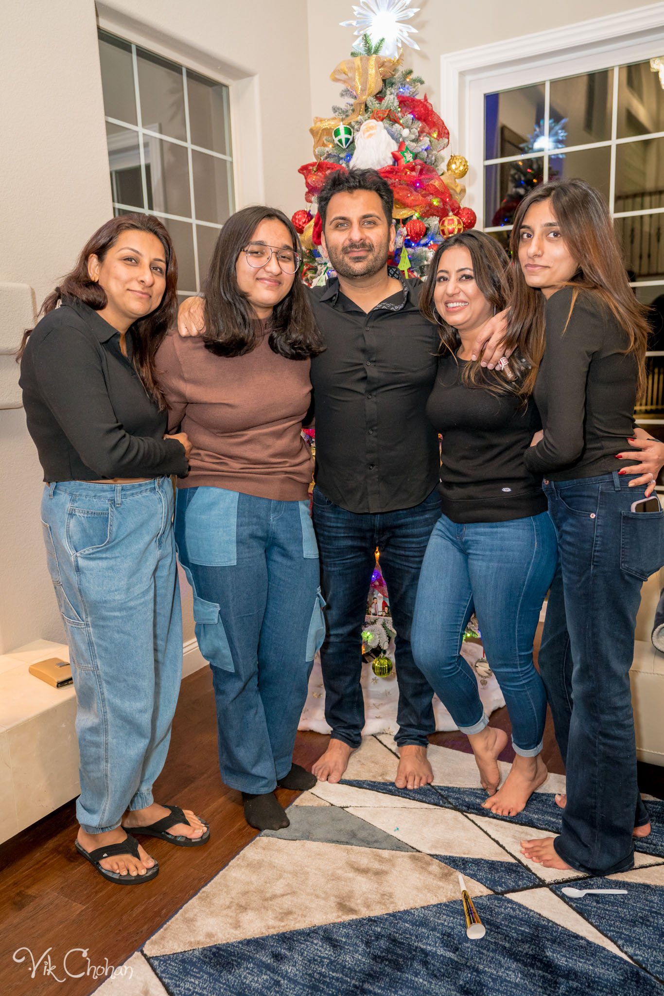 2021-12-31-New-Years-Eve-Celebration-Vik-Chohan-Photography-Photo-Booth-Social-Media-VCP-122.jpg