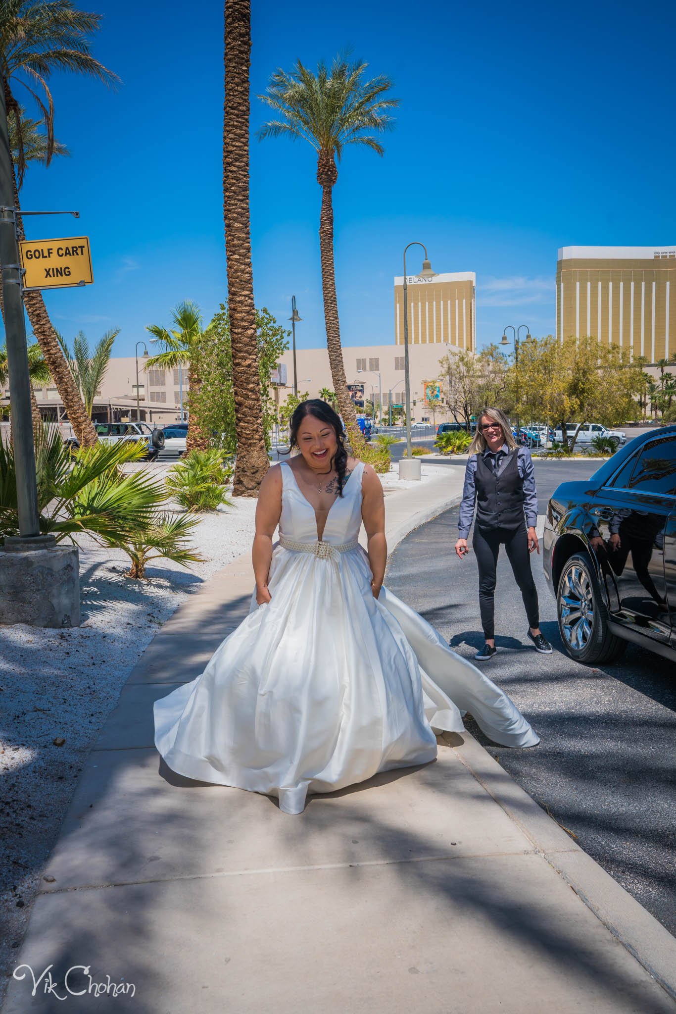 2022-04-20-Mimi-&-Aaron-Las-Vegas-Wedding-Vik-Chohan-Photography-Photo-Booth-Social-Media-VCP-011.jpg