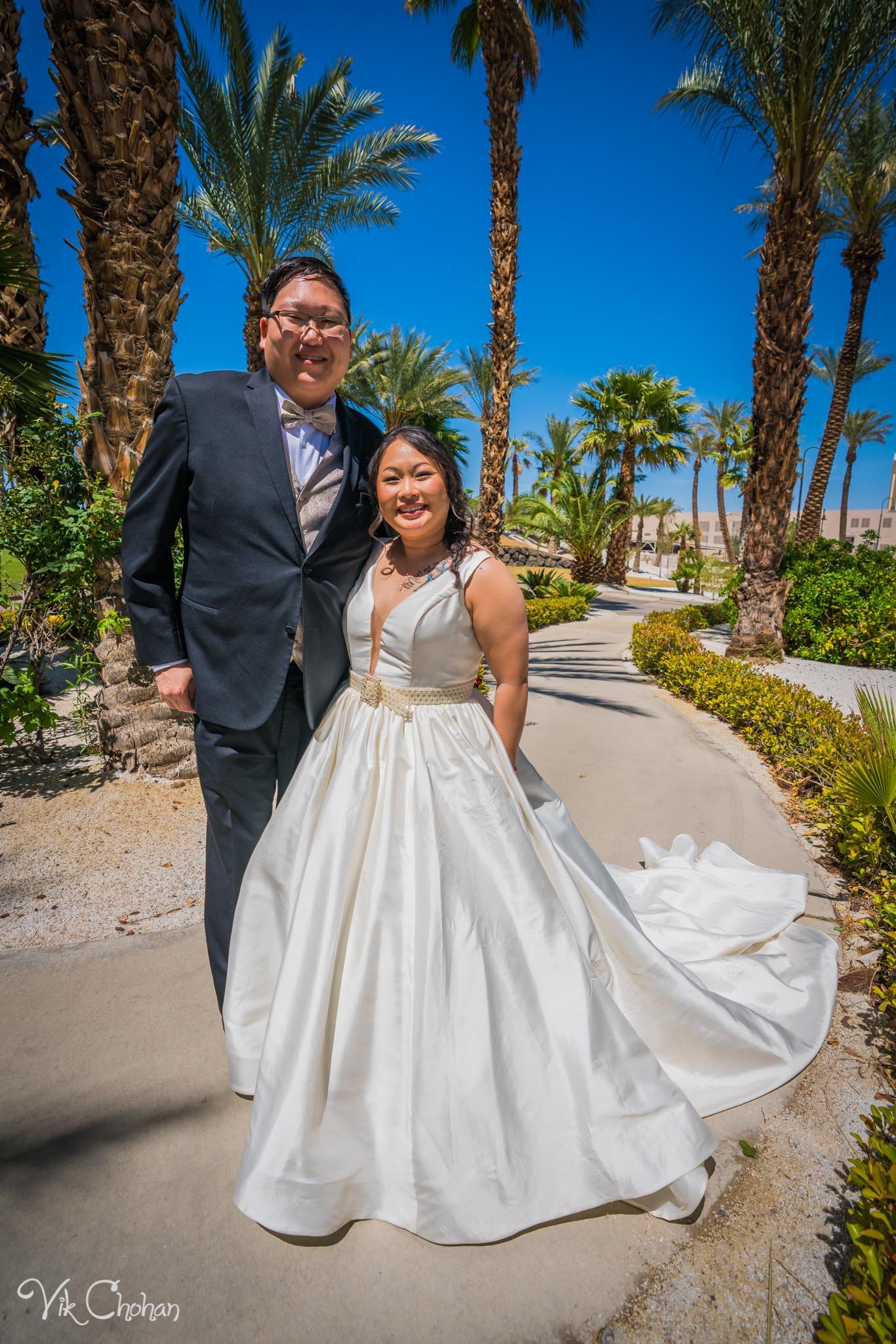 2022-04-20-Mimi-&-Aaron-Las-Vegas-Wedding-Vik-Chohan-Photography-Photo-Booth-Social-Media-VCP-030.jpg