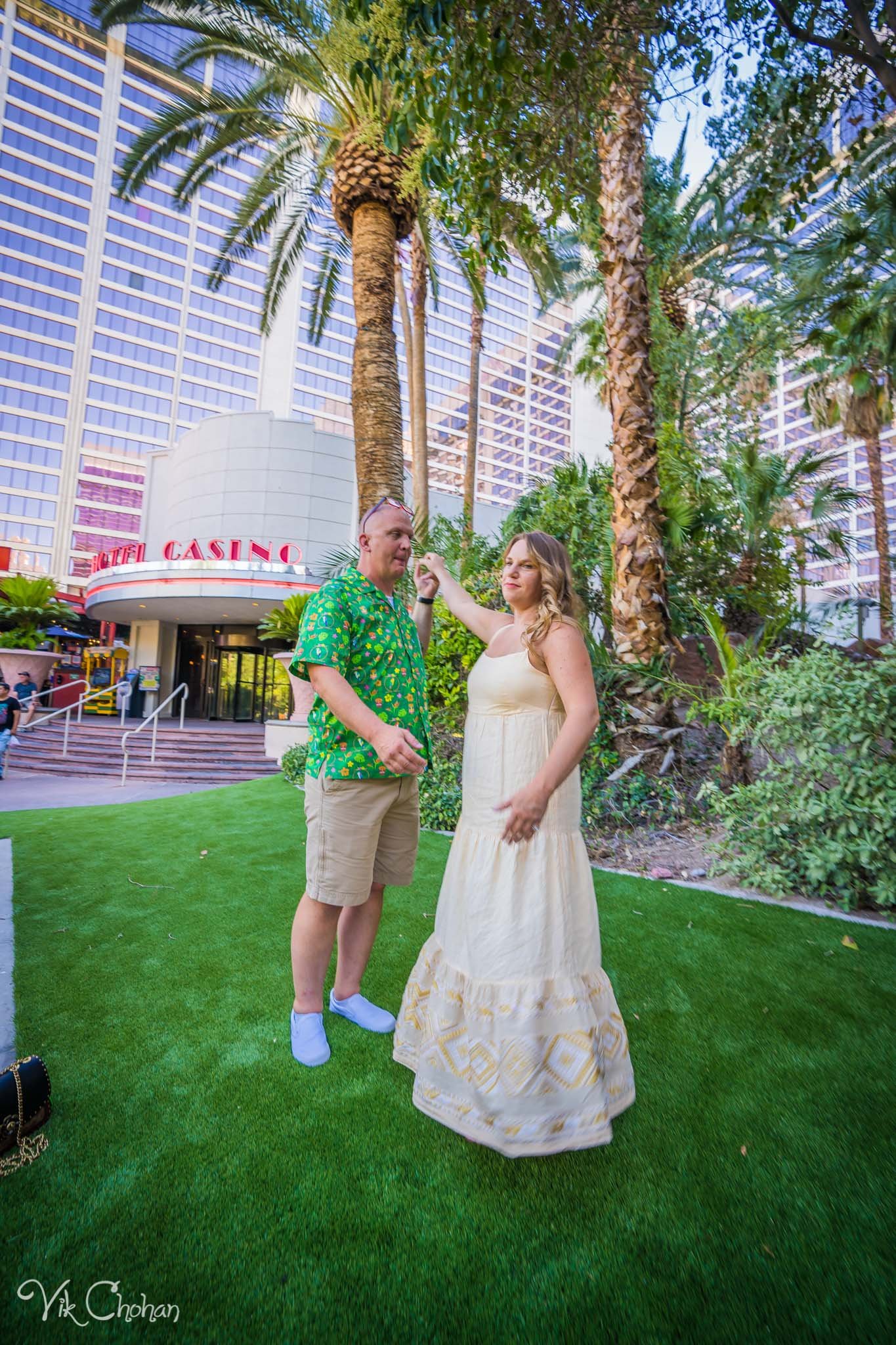 2022-06-05-Jacey-&-Zane-Las-Vegas-Wedding-Celebration-Photography-Vik-Chohan-Photography-Photo-Booth-Social-Media-VCP-135.jpg