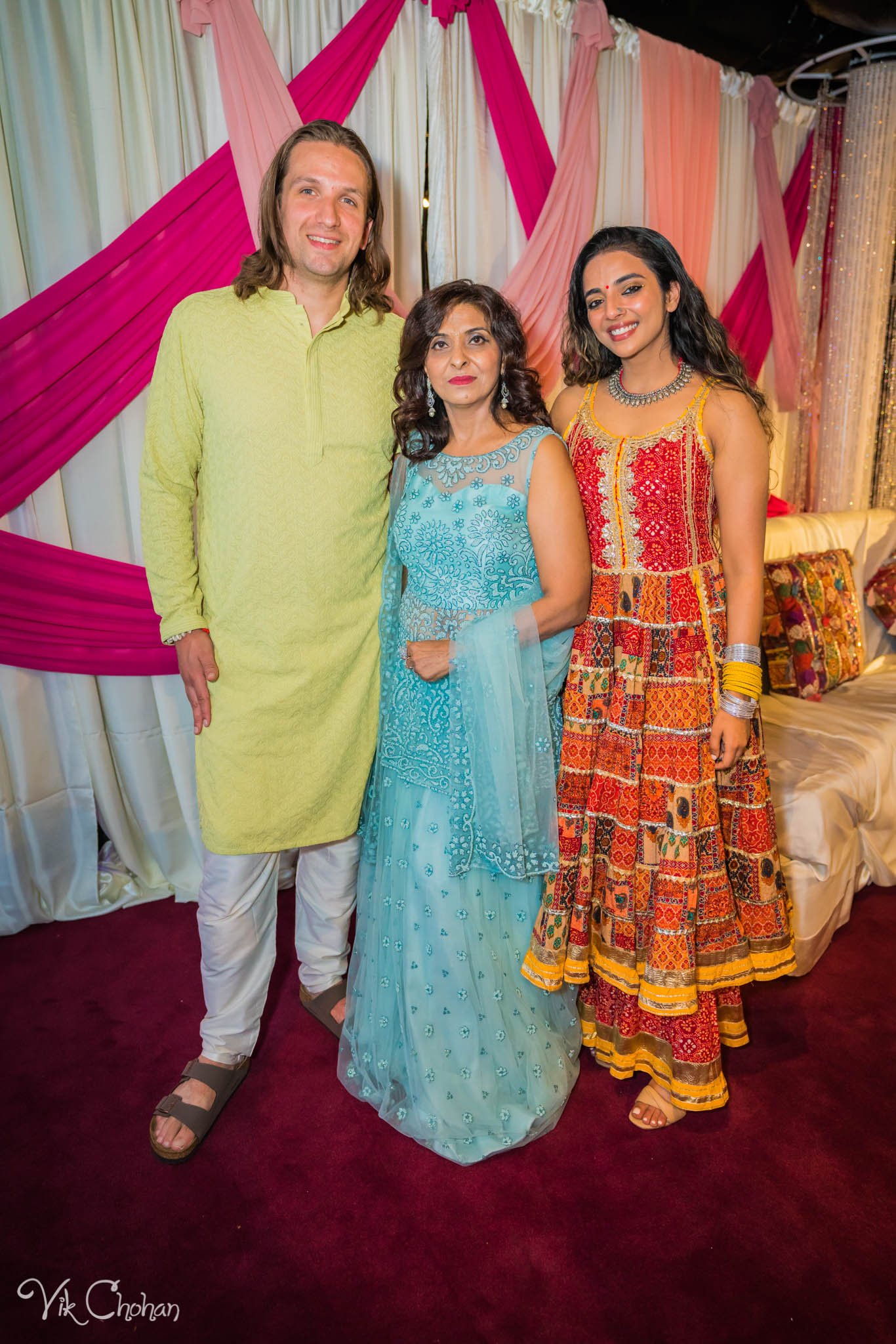2022-06-07-Annie-&-Steven-Las-Vegas-Indian-Wedding-Sangeet-Night-Celebration-Photography-Vik-Chohan-Photography-Photo-Booth-Social-Media-VCP-029.jpg