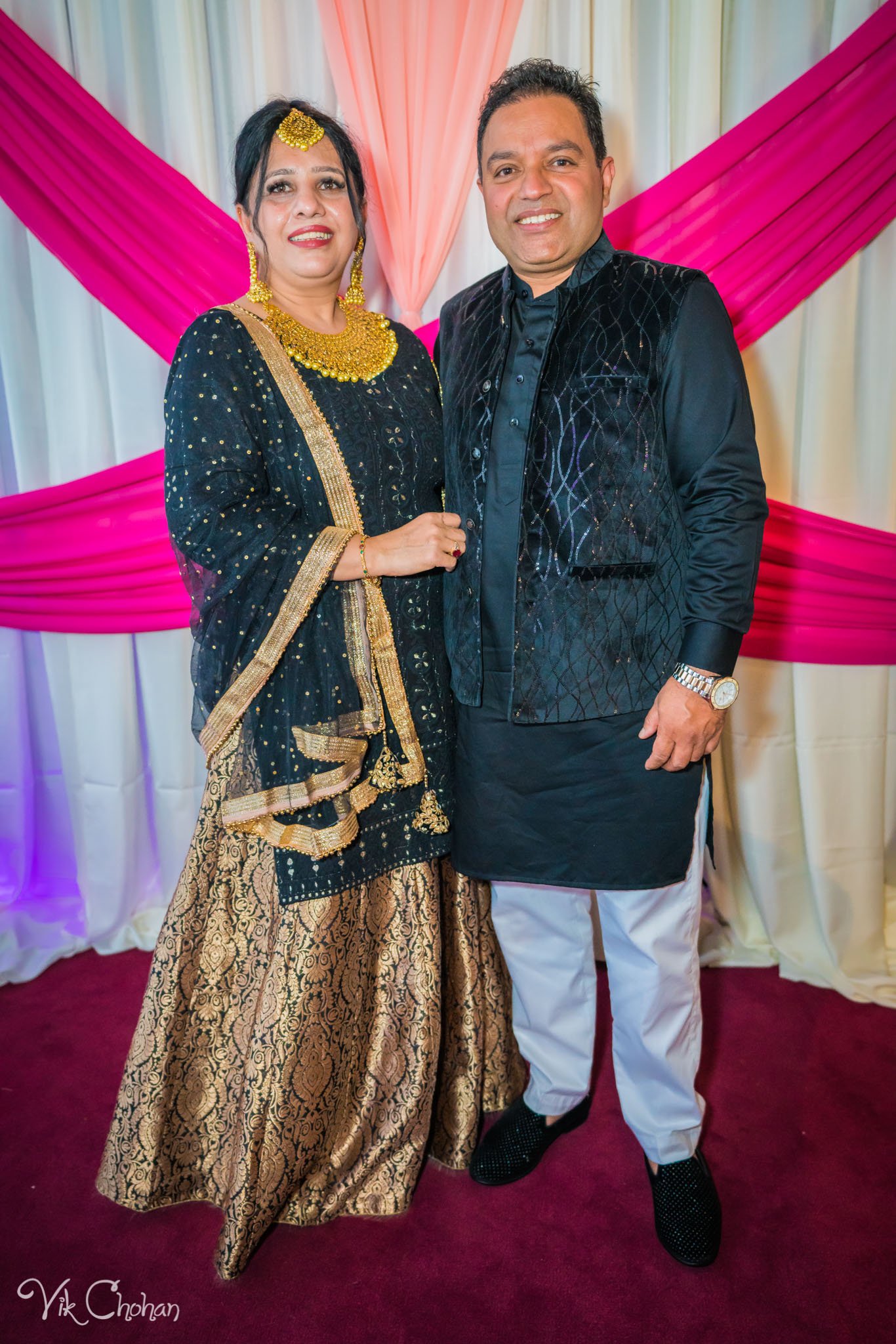 2022-06-07-Annie-&-Steven-Las-Vegas-Indian-Wedding-Sangeet-Night-Celebration-Photography-Vik-Chohan-Photography-Photo-Booth-Social-Media-VCP-030.jpg