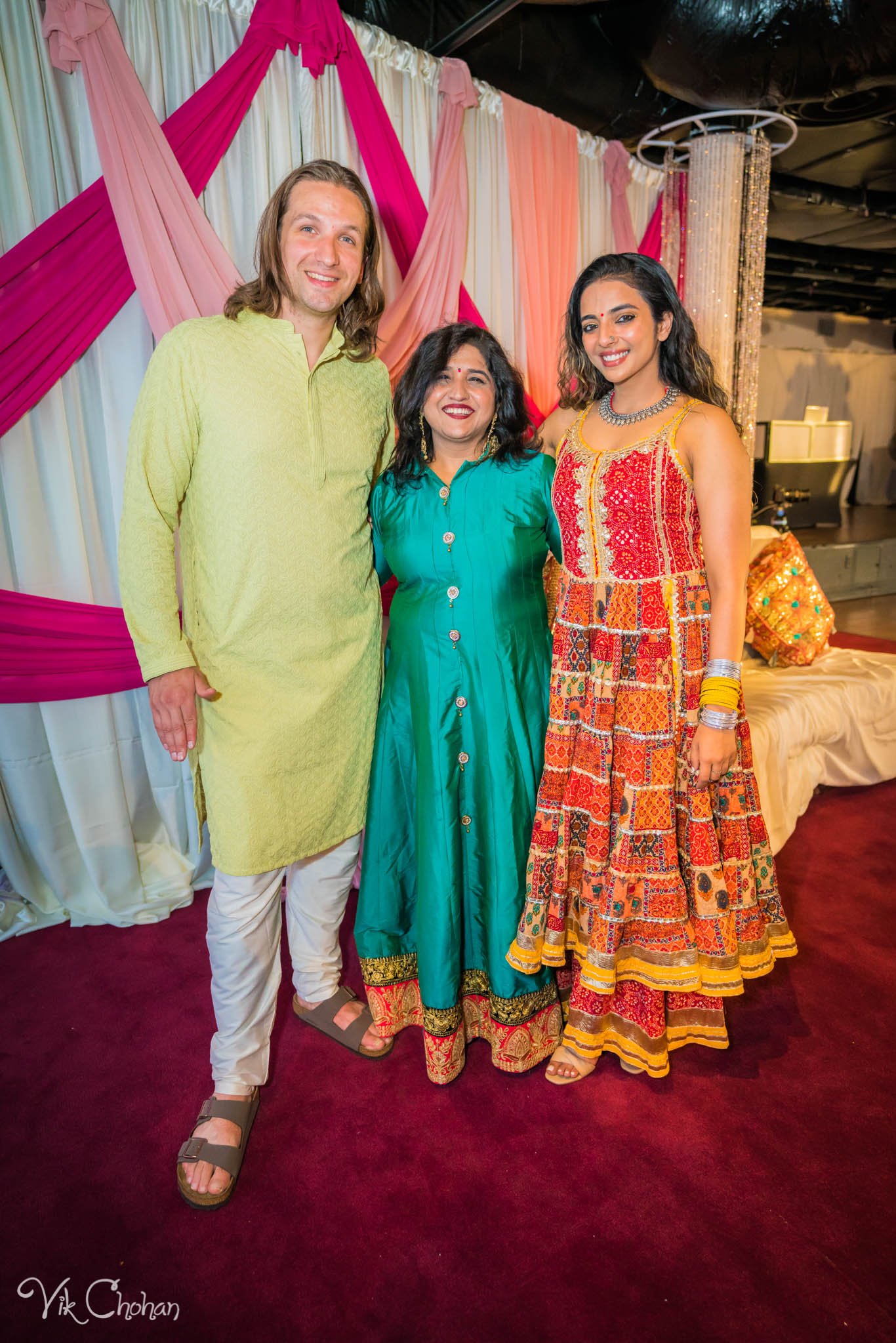 2022-06-07-Annie-&-Steven-Las-Vegas-Indian-Wedding-Sangeet-Night-Celebration-Photography-Vik-Chohan-Photography-Photo-Booth-Social-Media-VCP-031.jpg