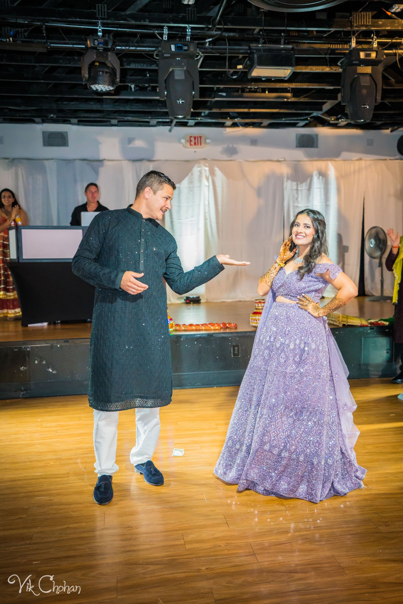 2022-06-07-Annie-&-Steven-Las-Vegas-Indian-Wedding-Sangeet-Night-Celebration-Photography-Vik-Chohan-Photography-Photo-Booth-Social-Media-VCP-073.jpg