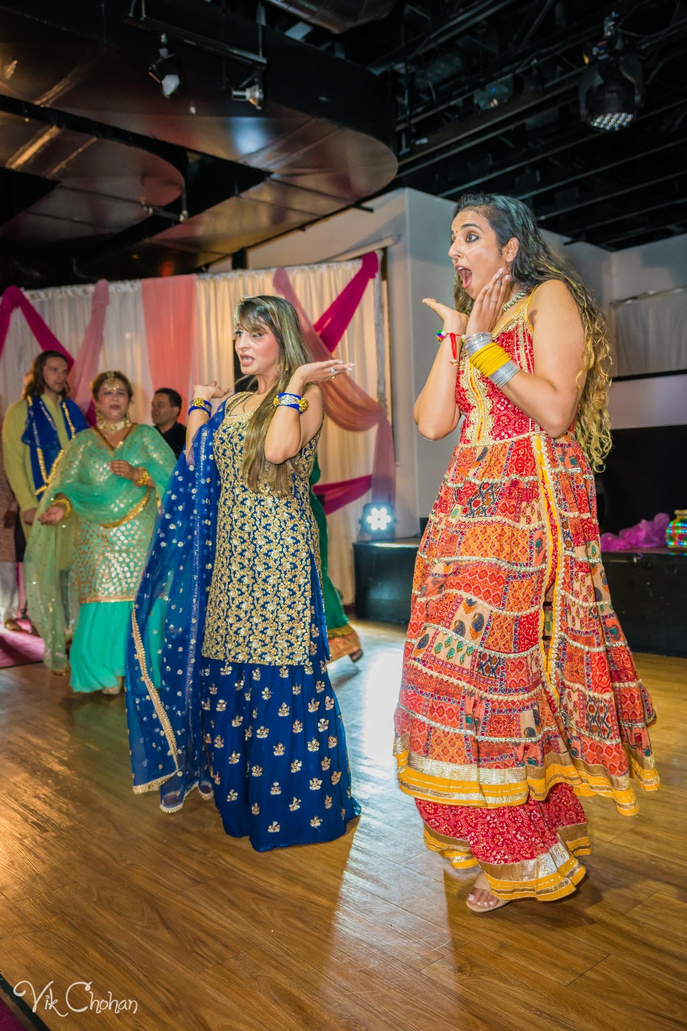 2022-06-07-Annie-&-Steven-Las-Vegas-Indian-Wedding-Sangeet-Night-Celebration-Photography-Vik-Chohan-Photography-Photo-Booth-Social-Media-VCP-107.jpg