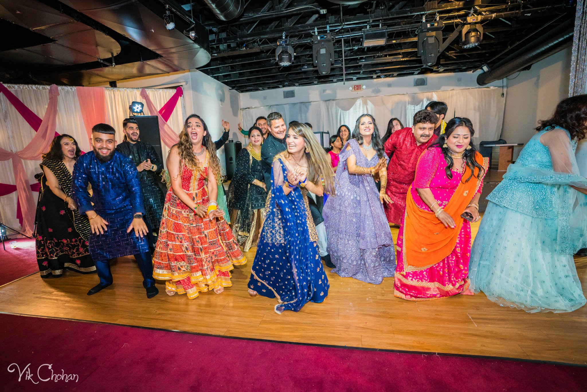 2022-06-07-Annie-&-Steven-Las-Vegas-Indian-Wedding-Sangeet-Night-Celebration-Photography-Vik-Chohan-Photography-Photo-Booth-Social-Media-VCP-113.jpg