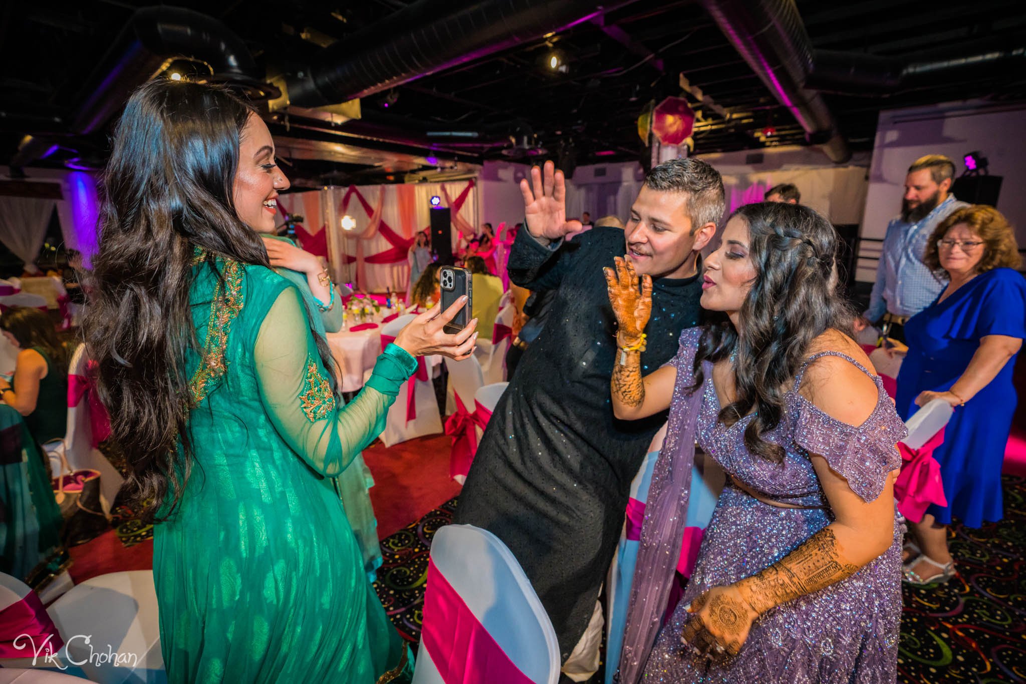 2022-06-07-Annie-&-Steven-Las-Vegas-Indian-Wedding-Sangeet-Night-Celebration-Photography-Vik-Chohan-Photography-Photo-Booth-Social-Media-VCP-158.jpg