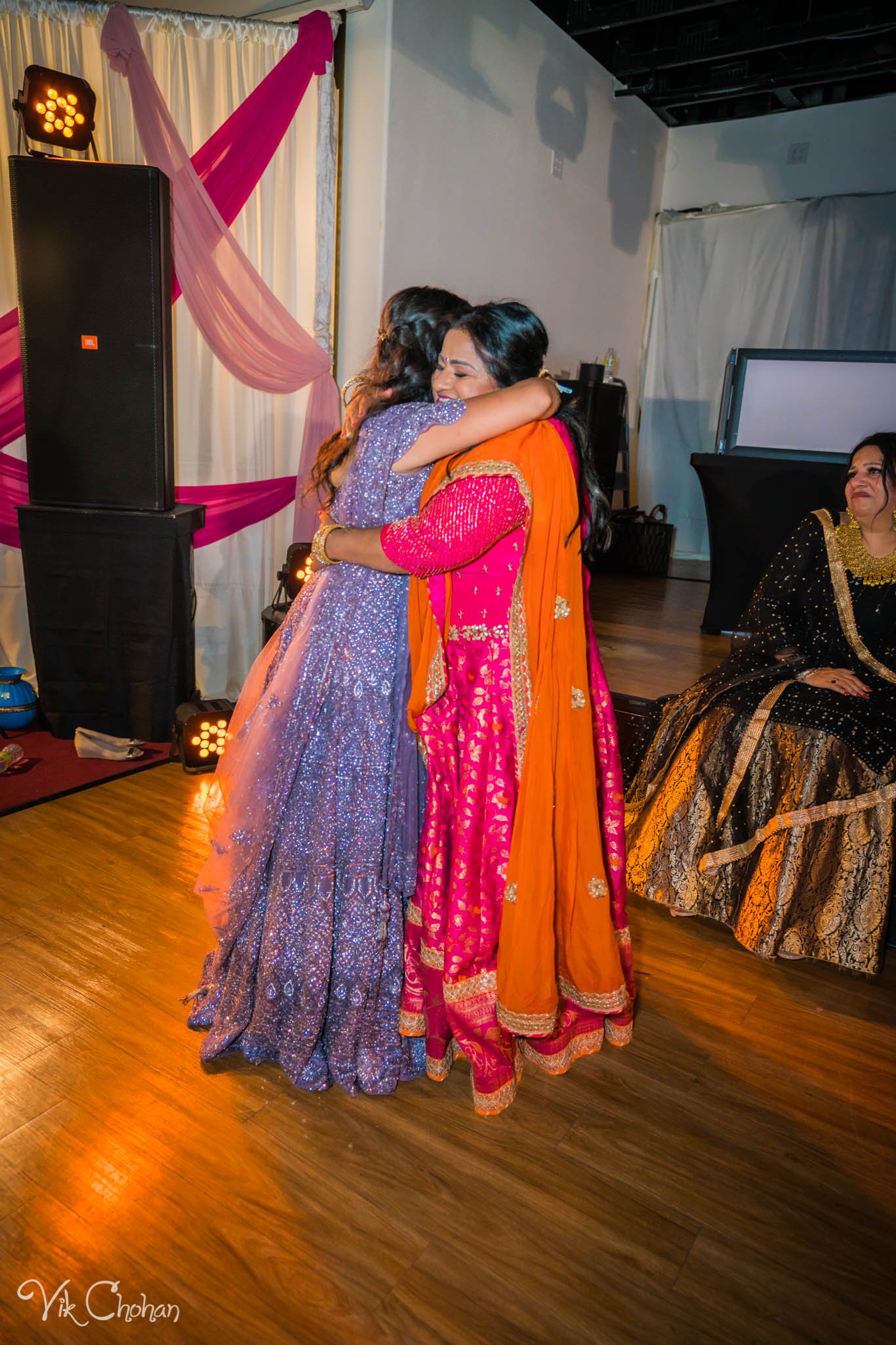 2022-06-07-Annie-&-Steven-Las-Vegas-Indian-Wedding-Sangeet-Night-Celebration-Photography-Vik-Chohan-Photography-Photo-Booth-Social-Media-VCP-213.jpg