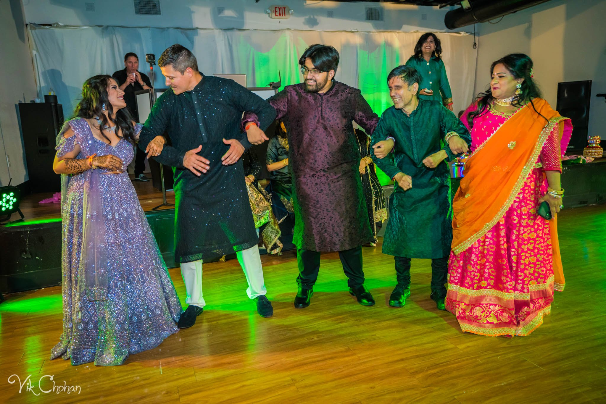 2022-06-07-Annie-&-Steven-Las-Vegas-Indian-Wedding-Sangeet-Night-Celebration-Photography-Vik-Chohan-Photography-Photo-Booth-Social-Media-VCP-226.jpg