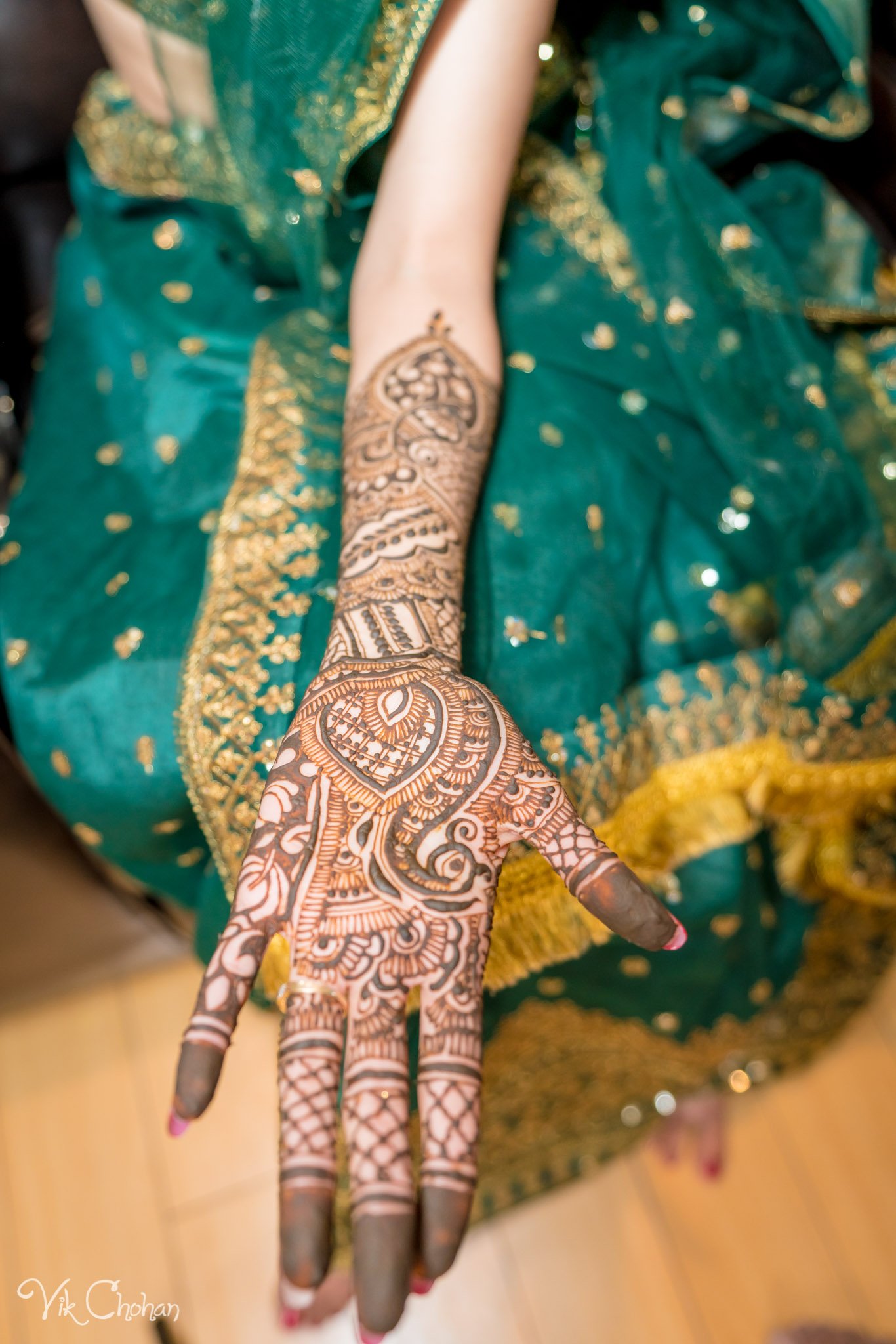 2022-02-03-Hely-&-Parth-Mendi-Indian-Wedding-Vik-Chohan-Photography-Photo-Booth-Social-Media-VCP-023.jpg